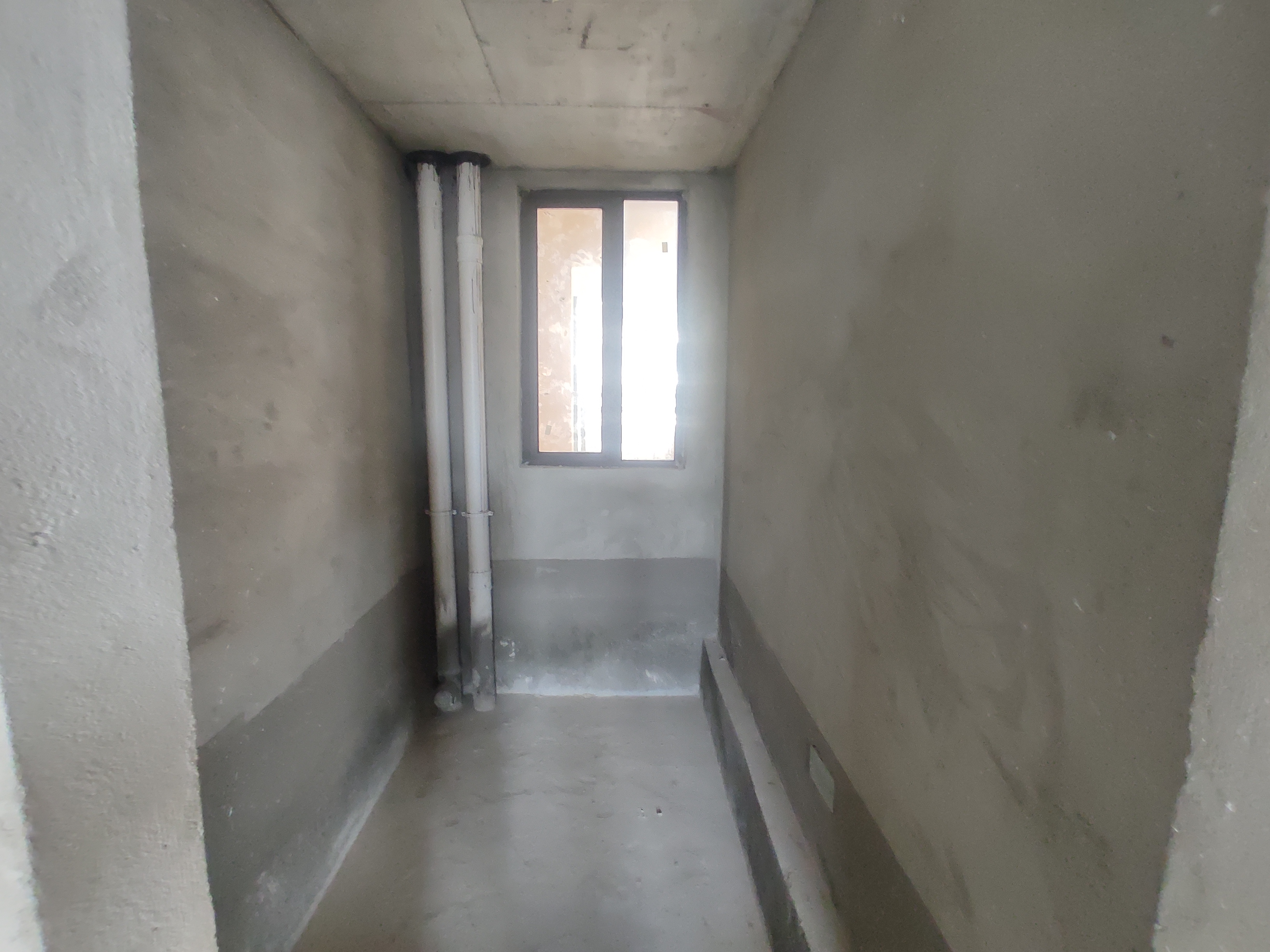 荣怀极地世家.电梯小高层.三开间朝南.看房方便