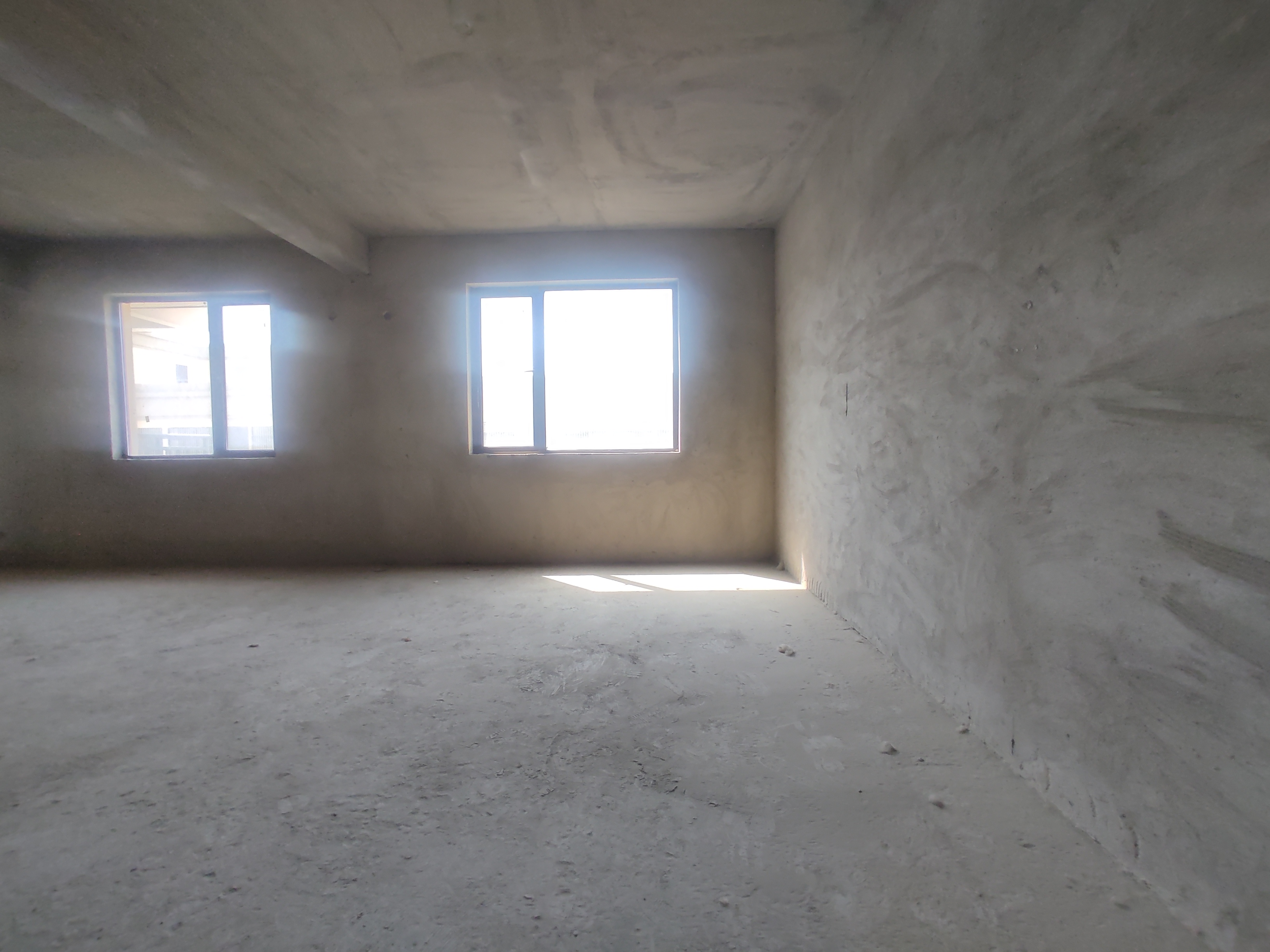 荣怀极地世家.电梯小高层.三开间朝南.看房方便