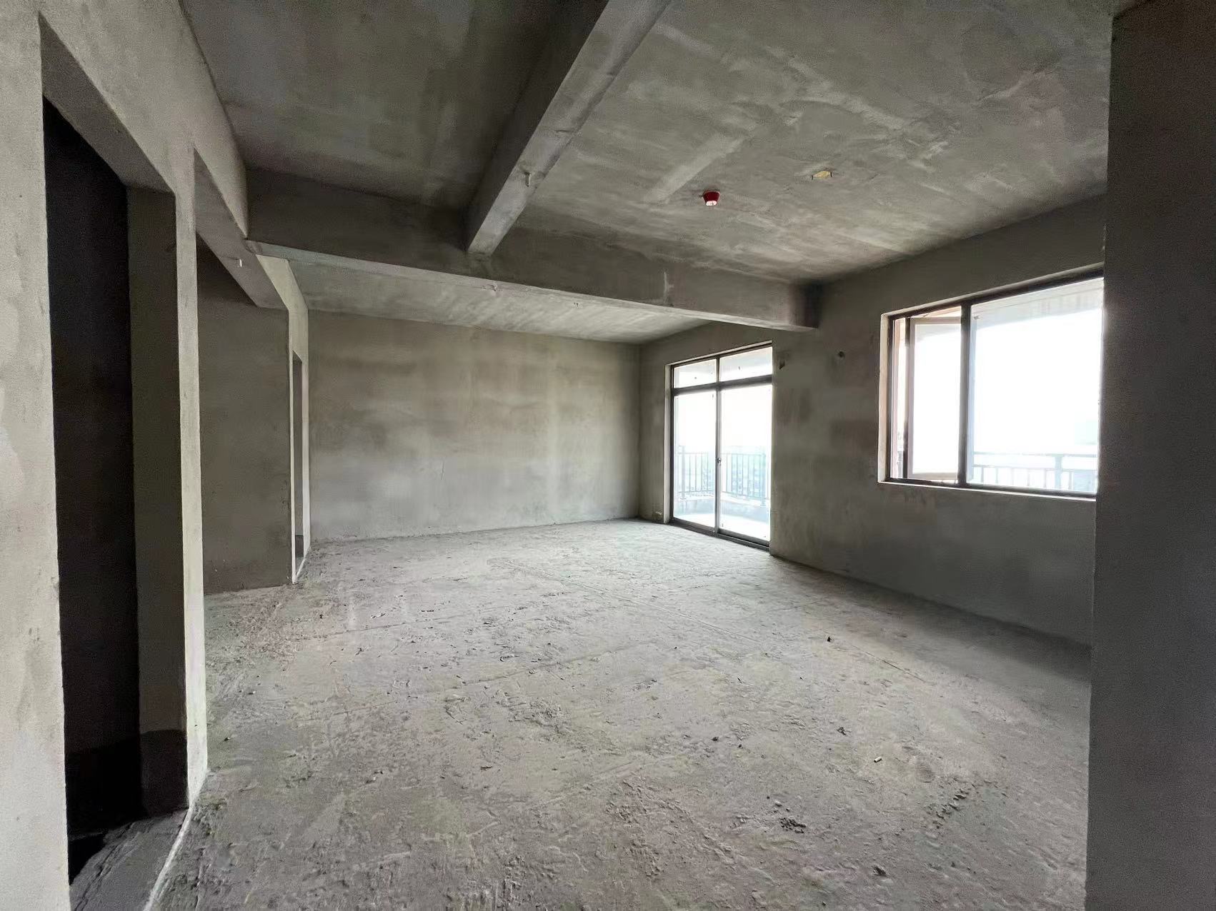 荣怀小高层 三开间朝南 中间楼层 看房方便