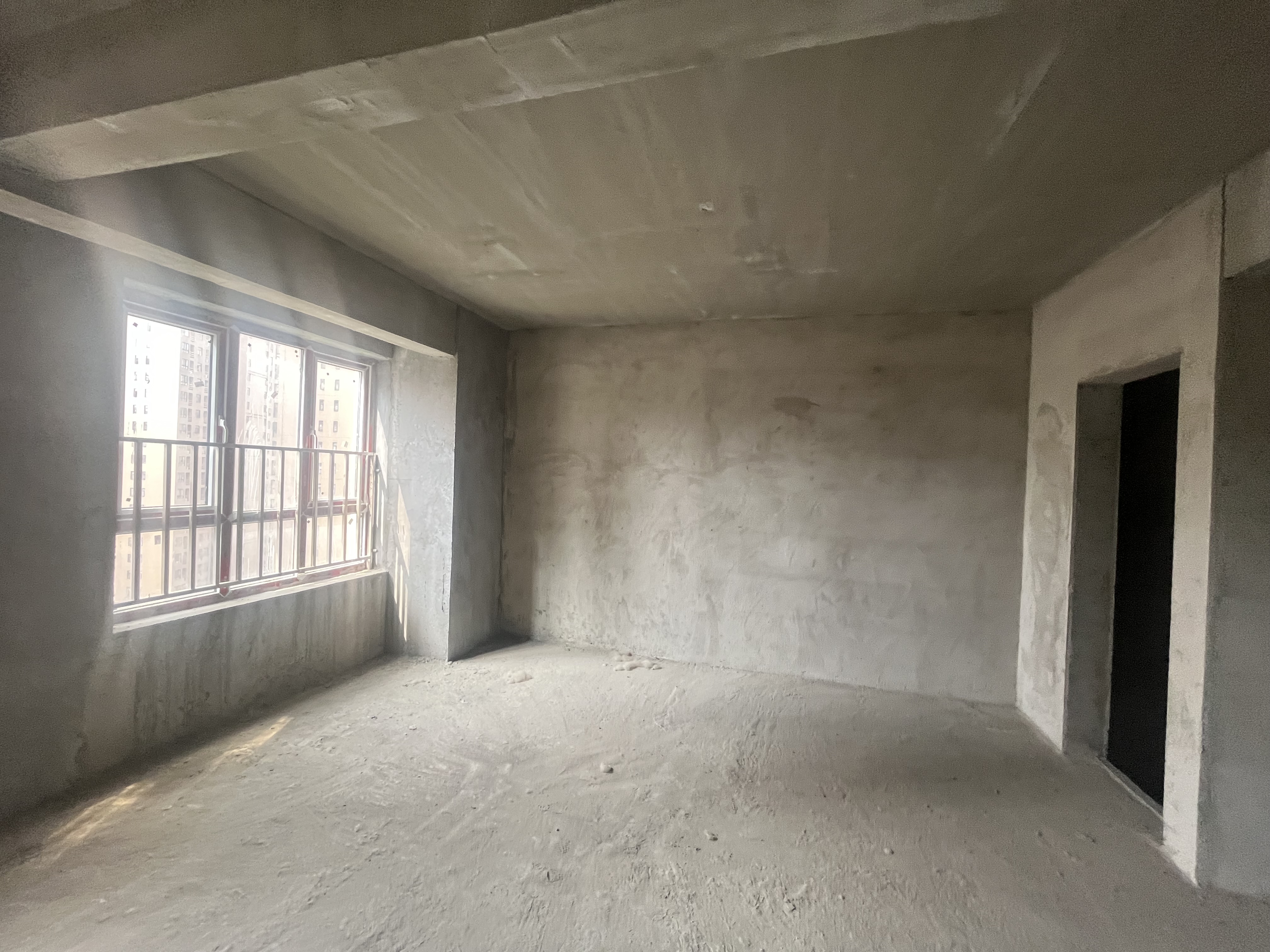 沔阳公馆毛坯三房中间楼层看房方便