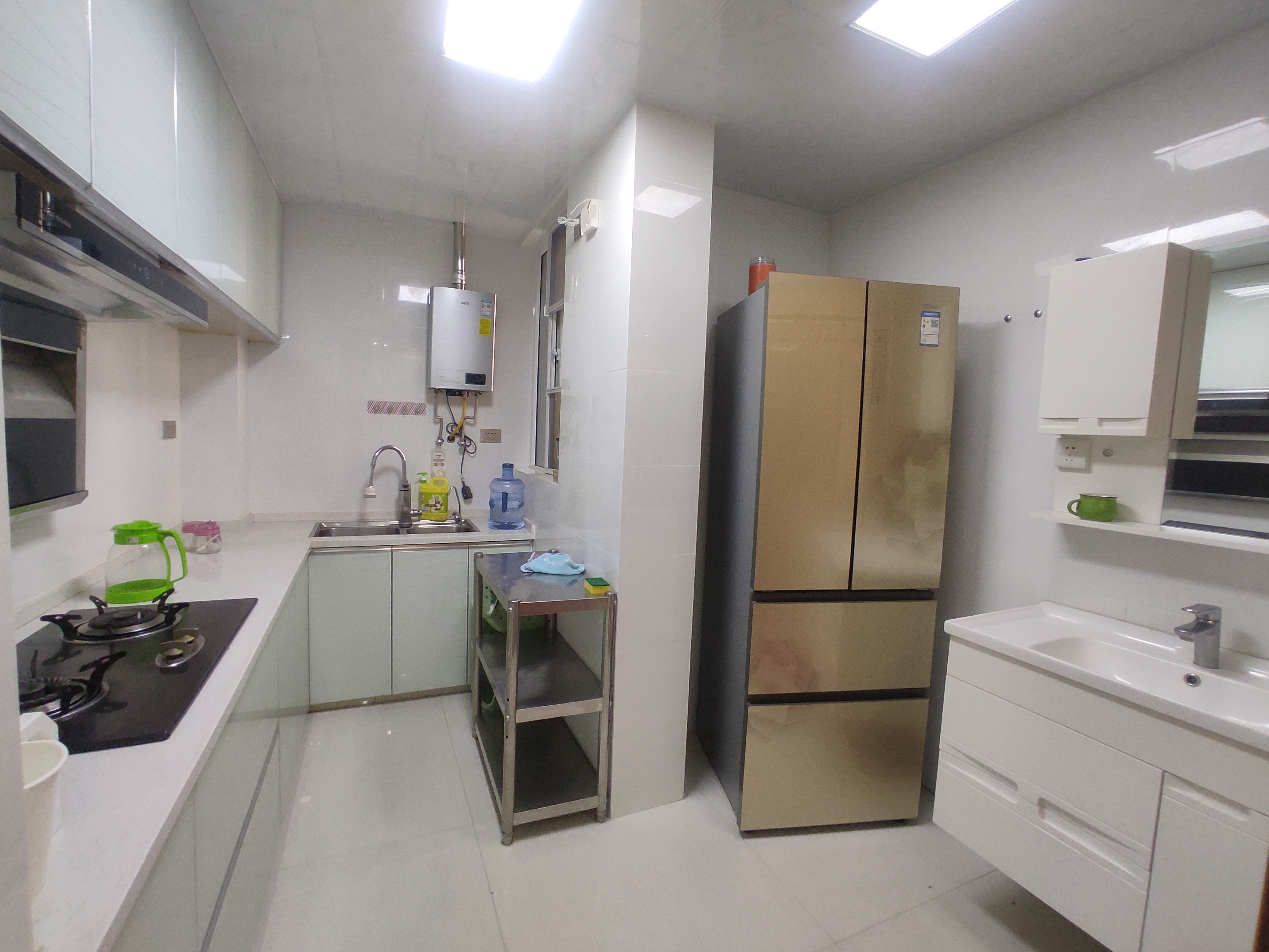 满庭春.精装供暖大两房.证件满二.看房方便