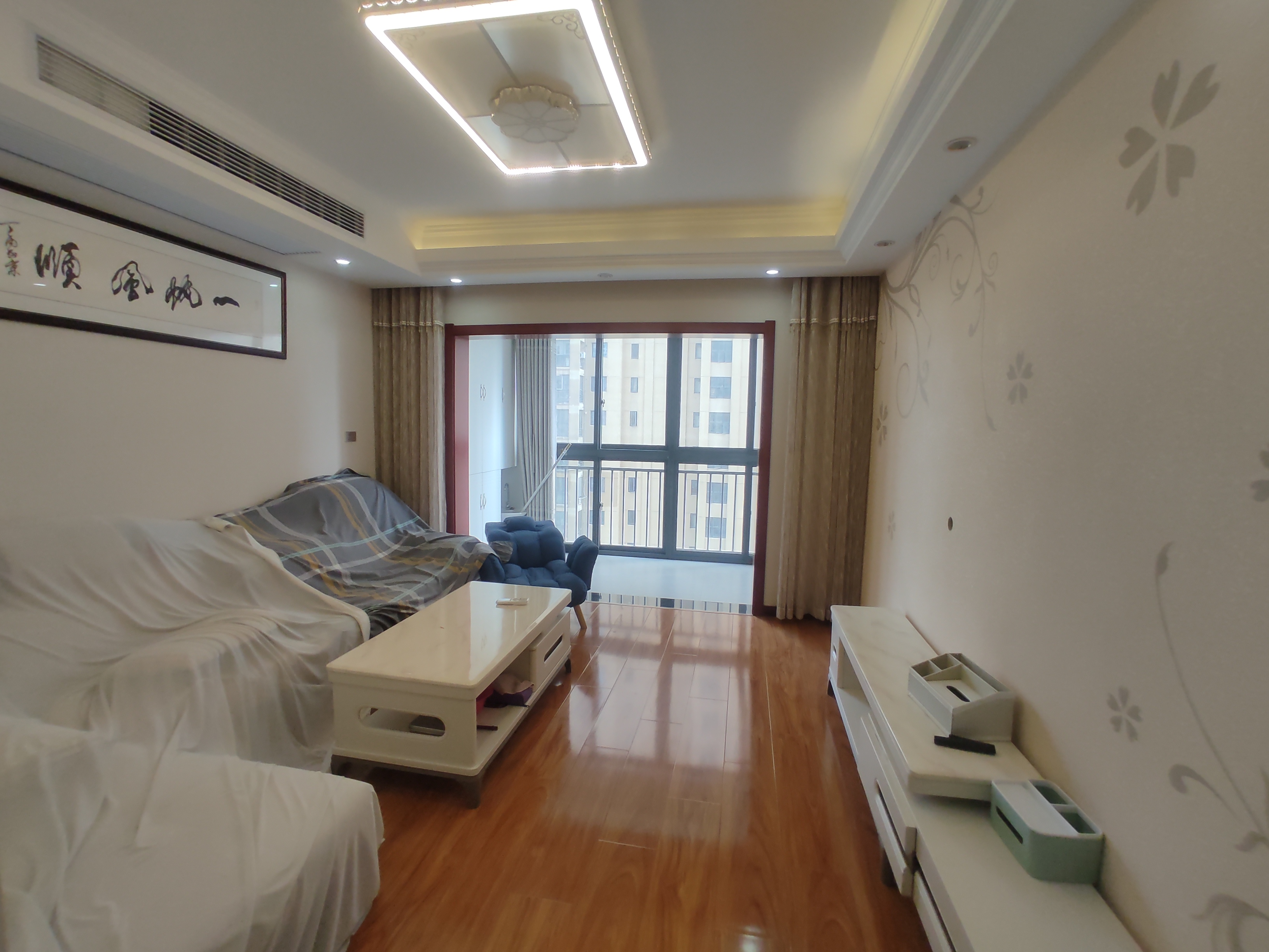 满庭春.精装供暖大两房.证件满二.看房方便