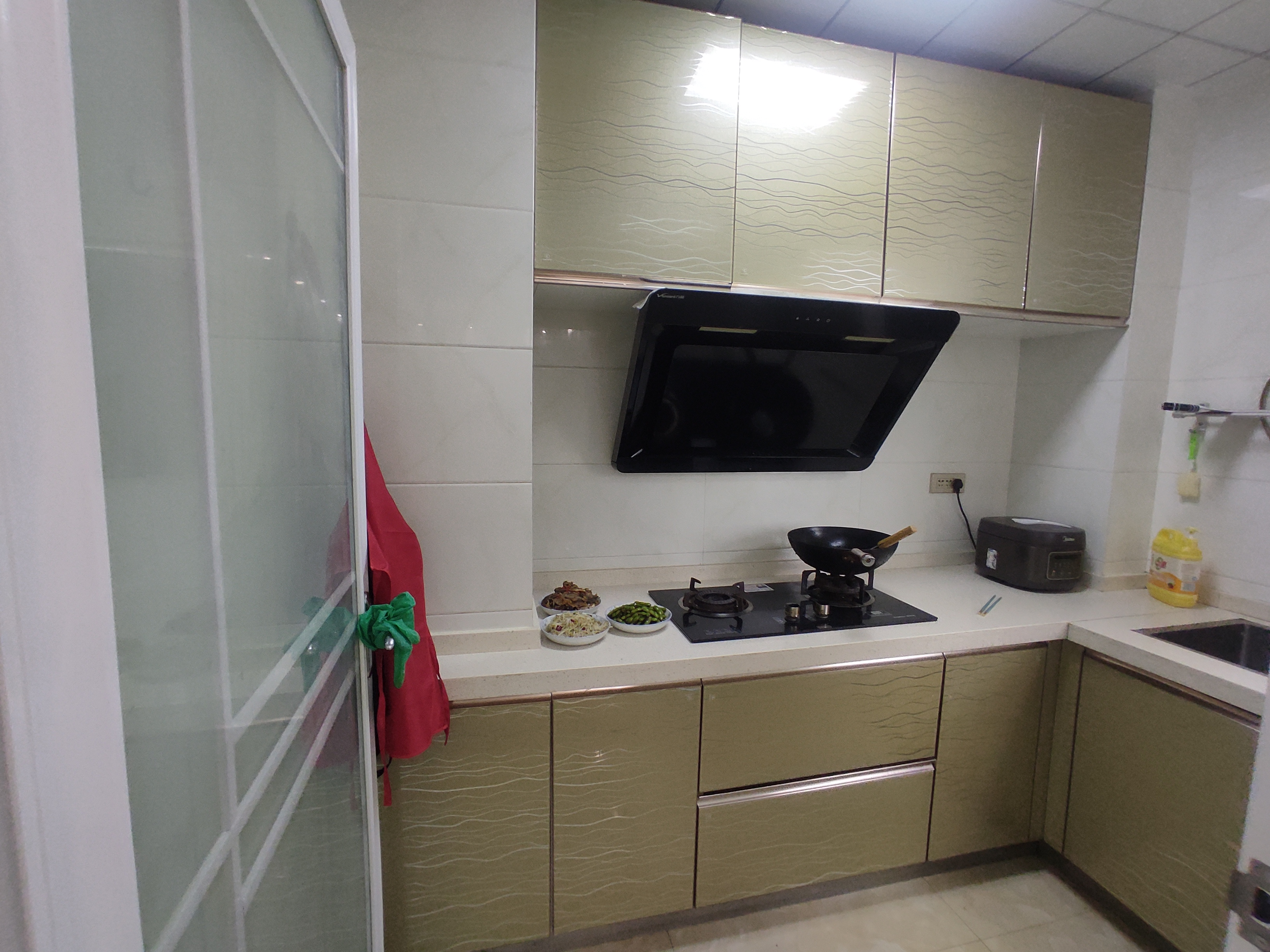 森林国际.精装三房纯边户.证件满二.看房方便