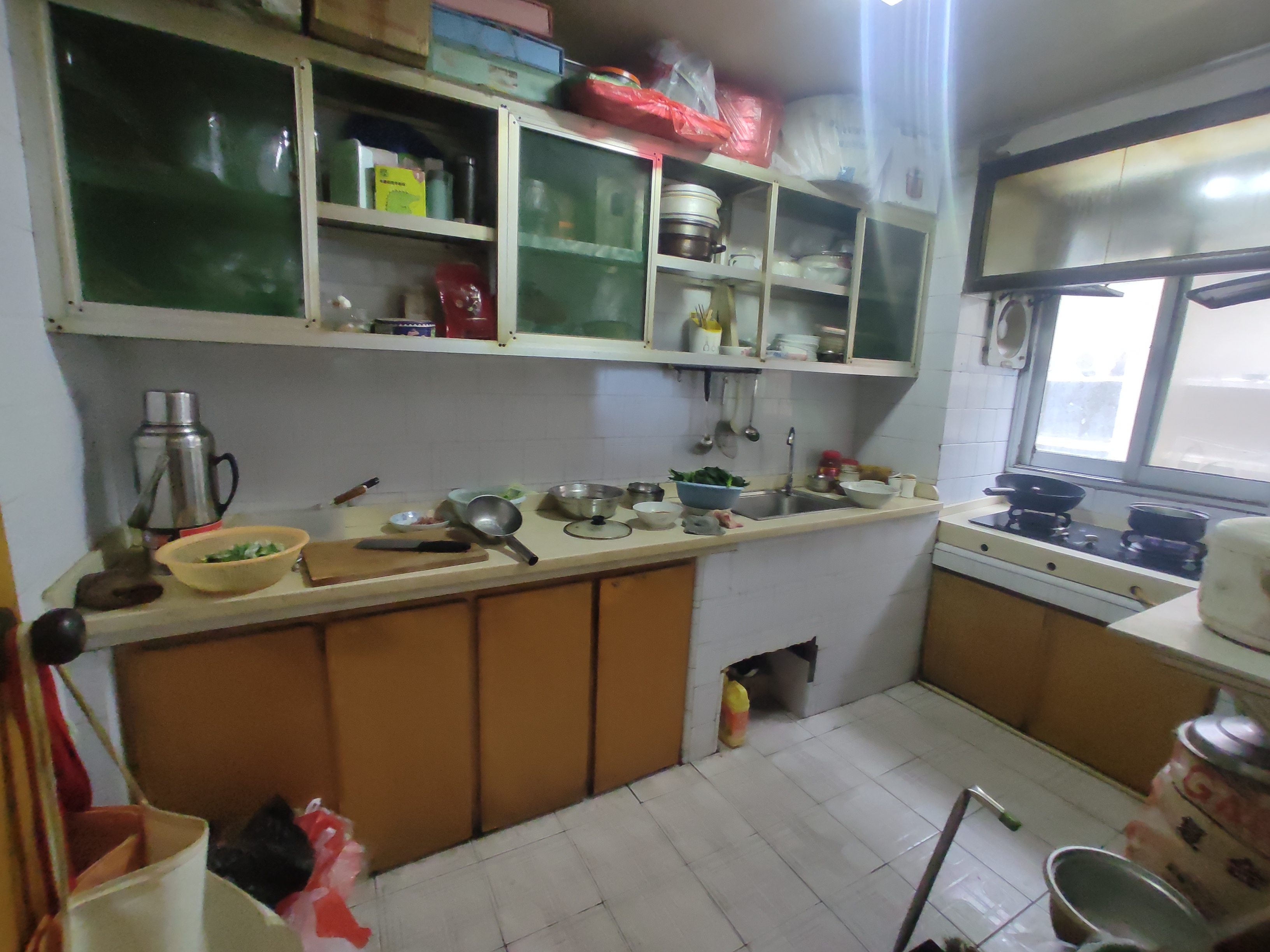 飞鹰宿舍.精装三房.小区有出场.步梯三楼证件满二.看房方便