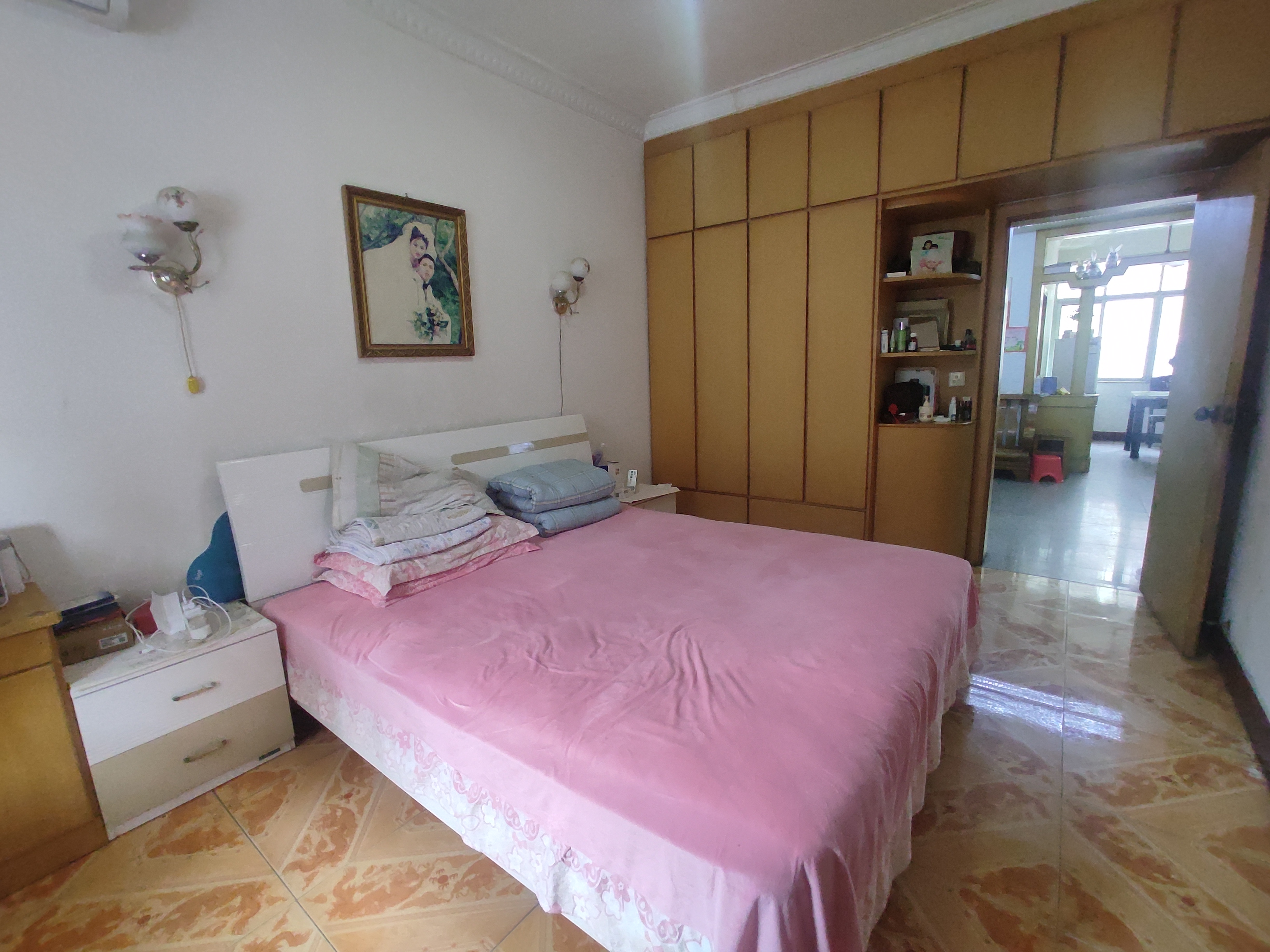 飞鹰宿舍.精装三房.小区有出场.步梯三楼证件满二.看房方便