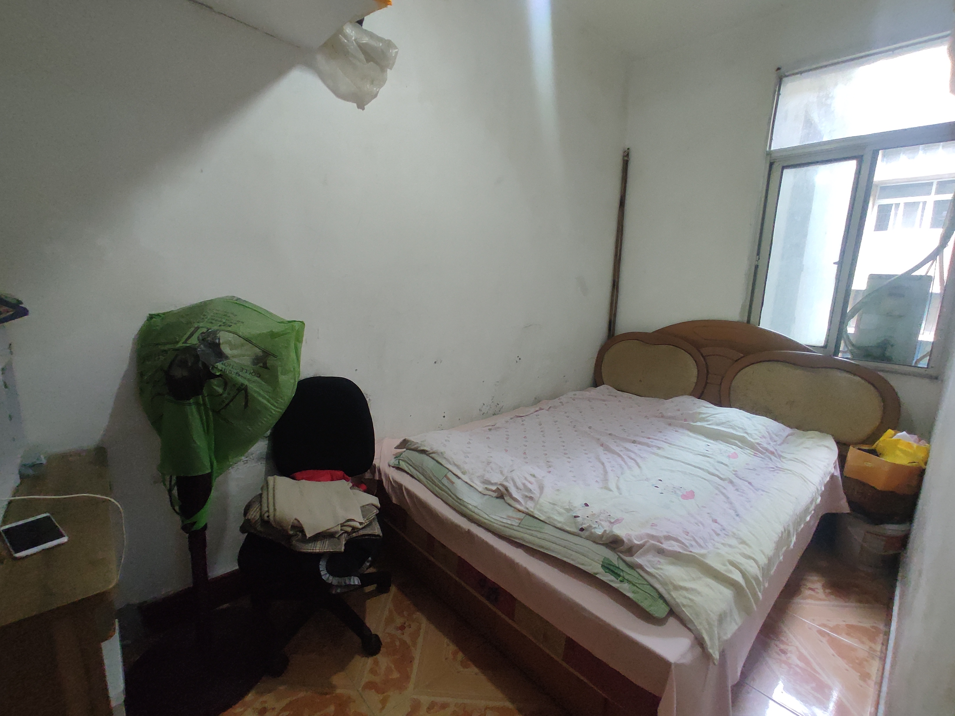 飞鹰宿舍.精装三房.小区有出场.步梯三楼证件满二.看房方便