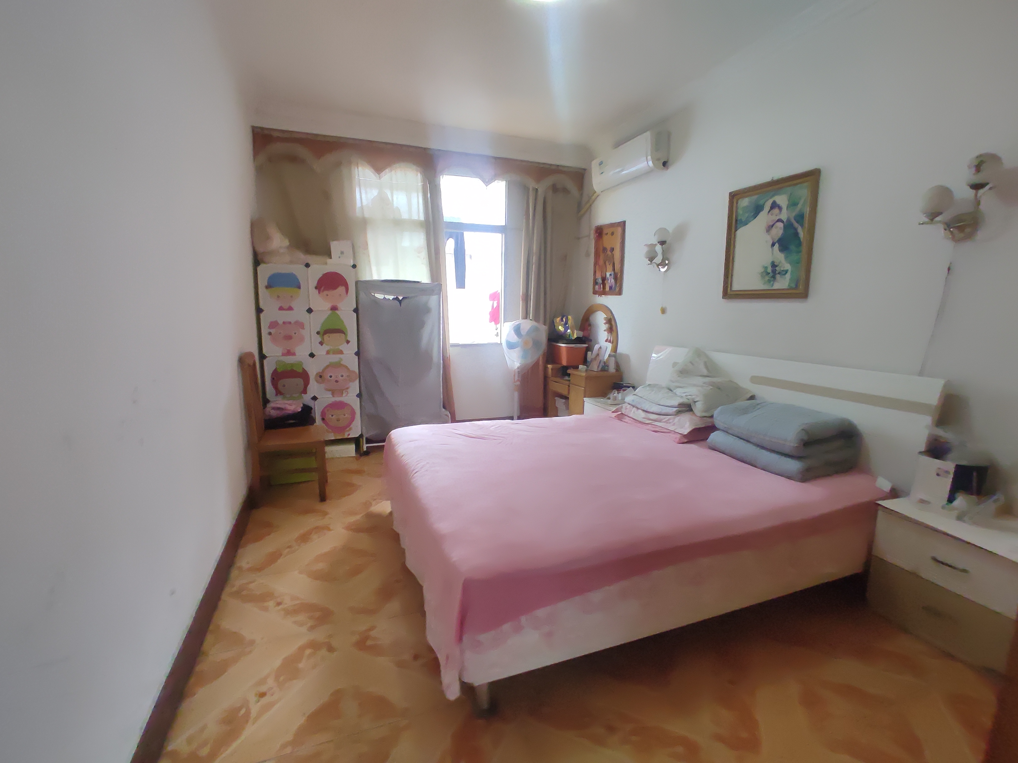 飞鹰宿舍.精装三房.小区有出场.步梯三楼证件满二.看房方便