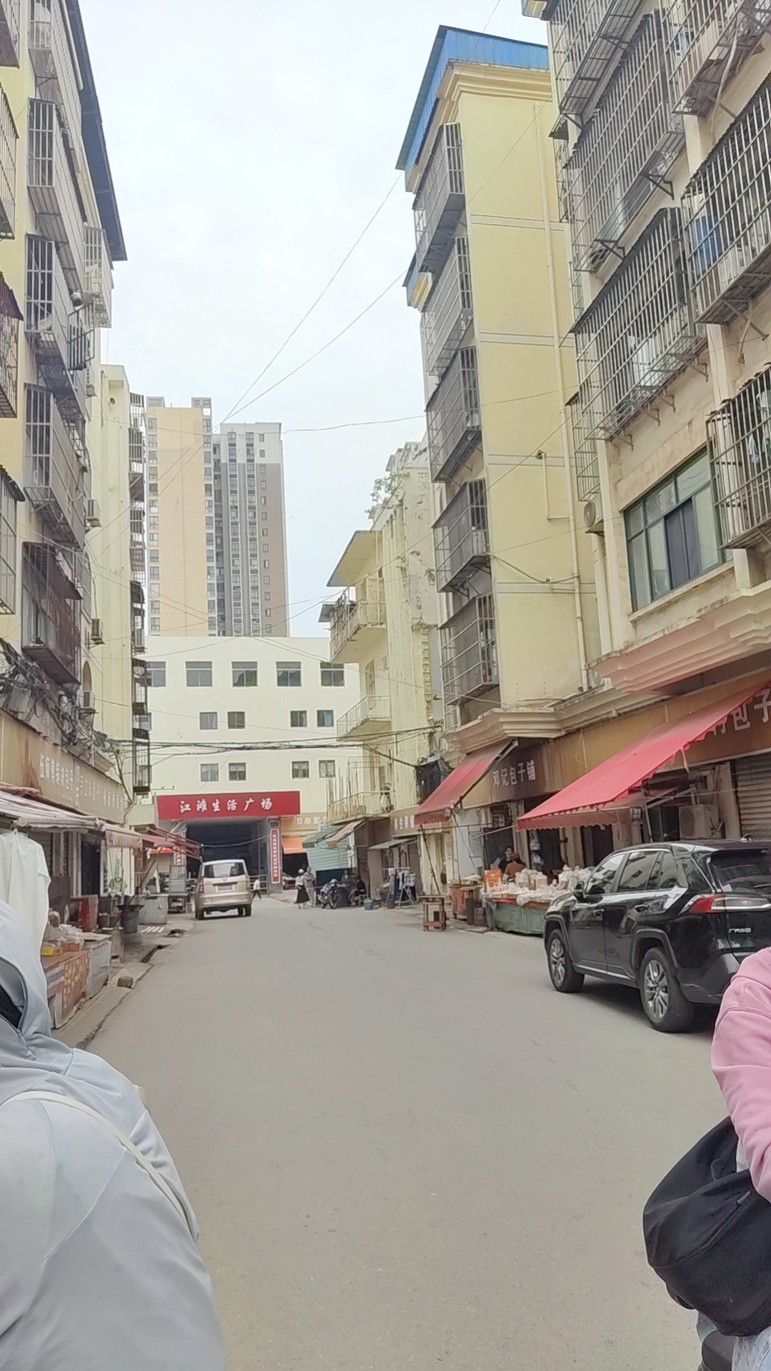 逢春花园.精装大两房.步梯三楼.证件满二