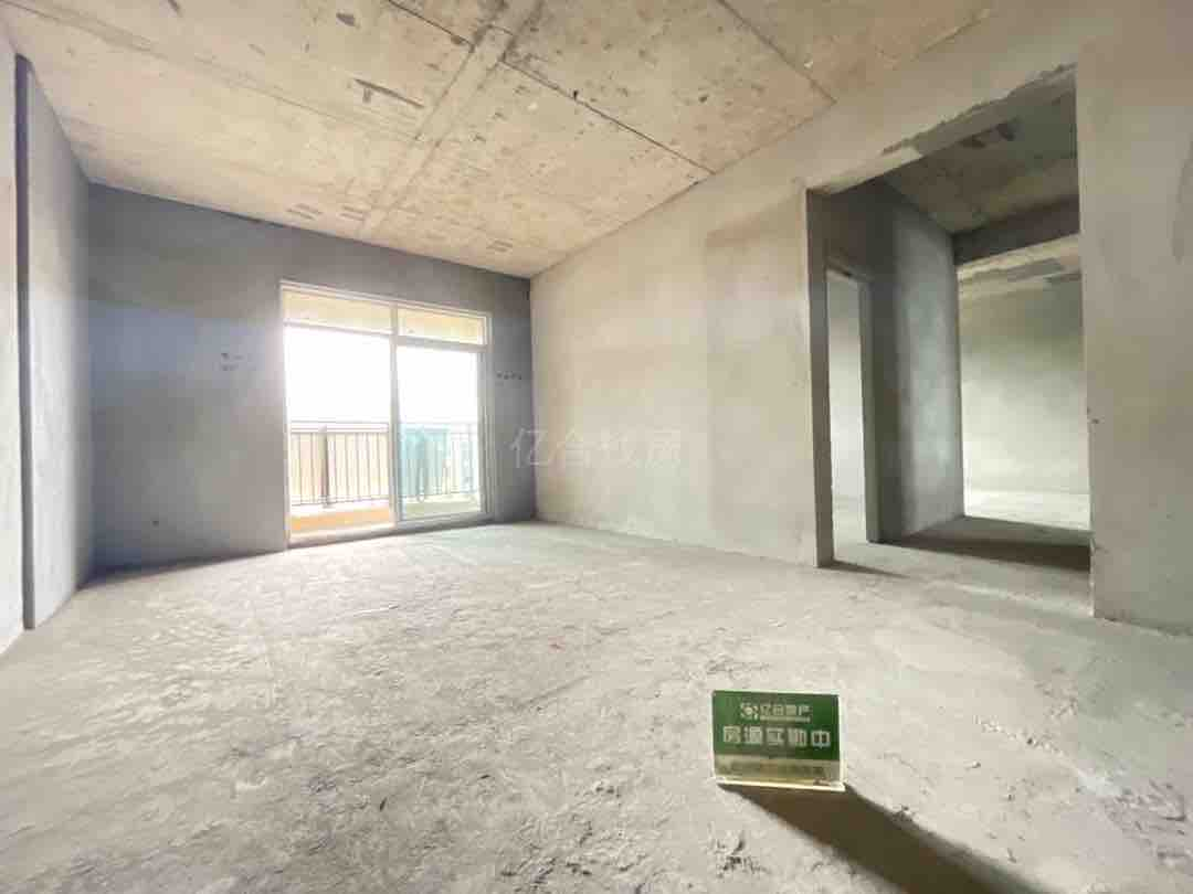 南国明珠三房二厅二卫，采光好