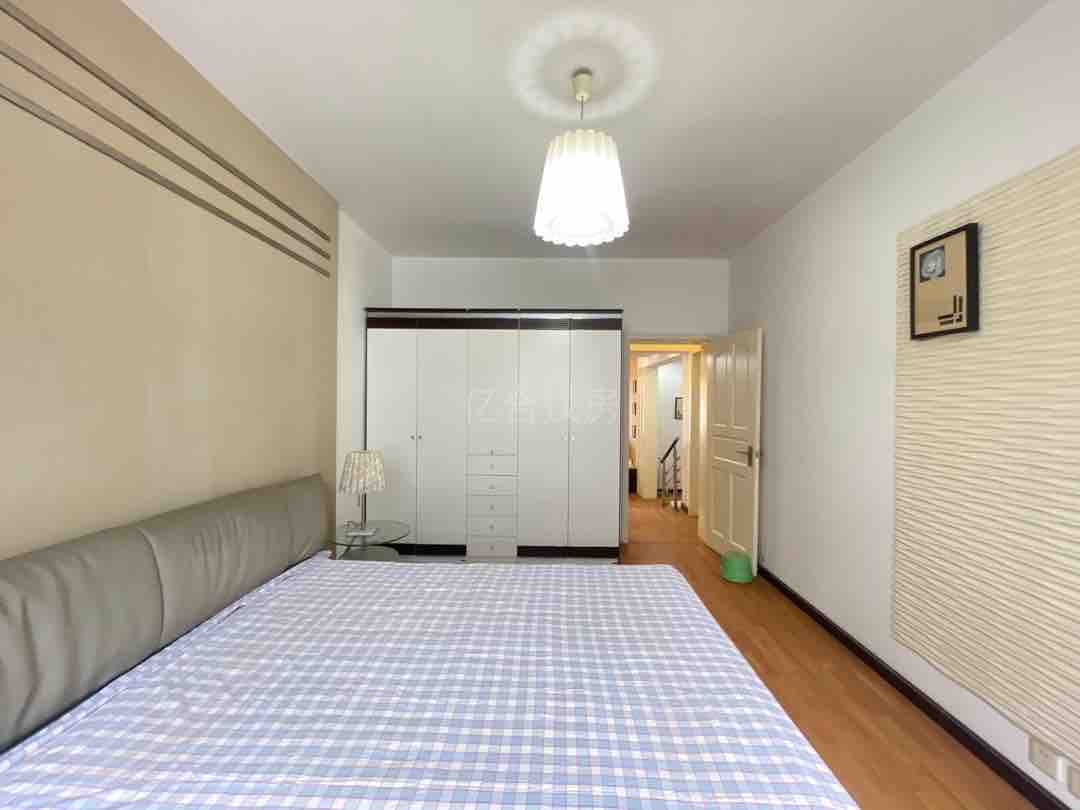 复州花园49栋，地段好，采光好