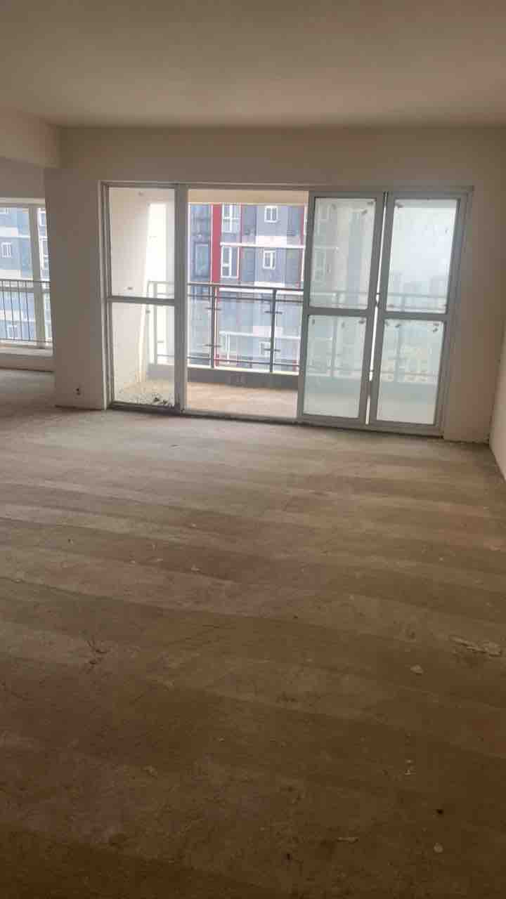 福星城毛坯三房，楼层好，采光好，地段好