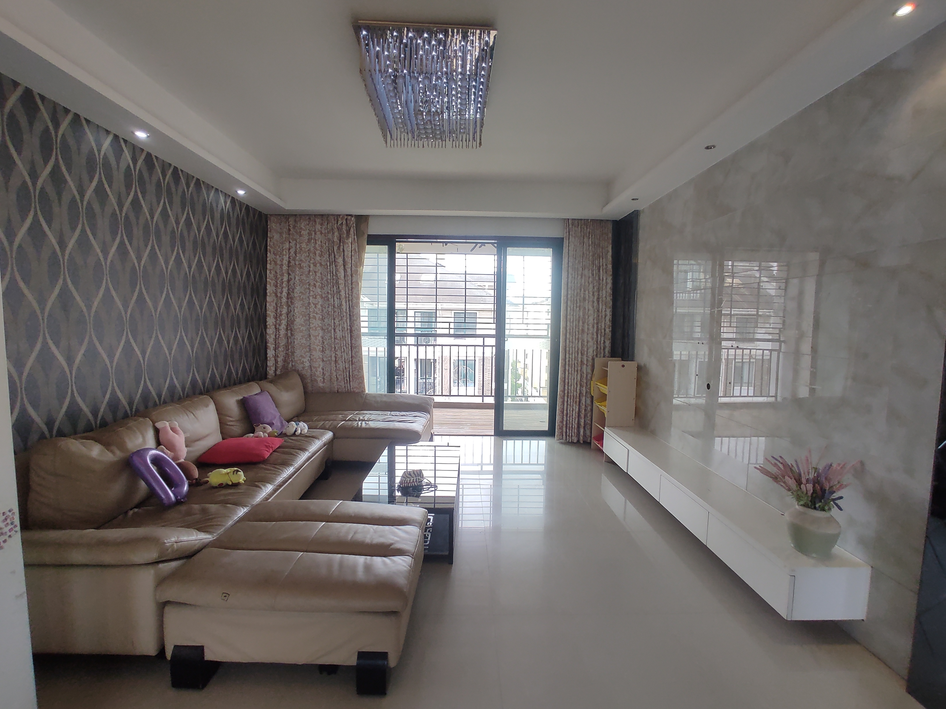 德政园香榭里北.步梯复式四房.房子成色新.证件满二.看房方便.