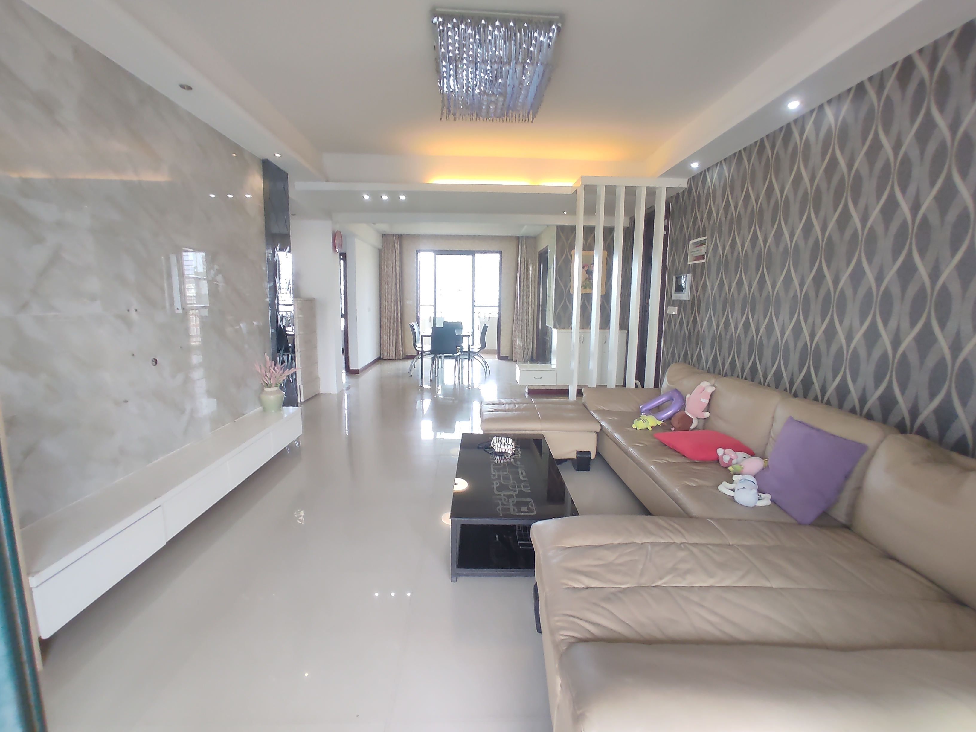 德政园香榭里北.步梯复式四房.房子成色新.证件满二.看房方便.