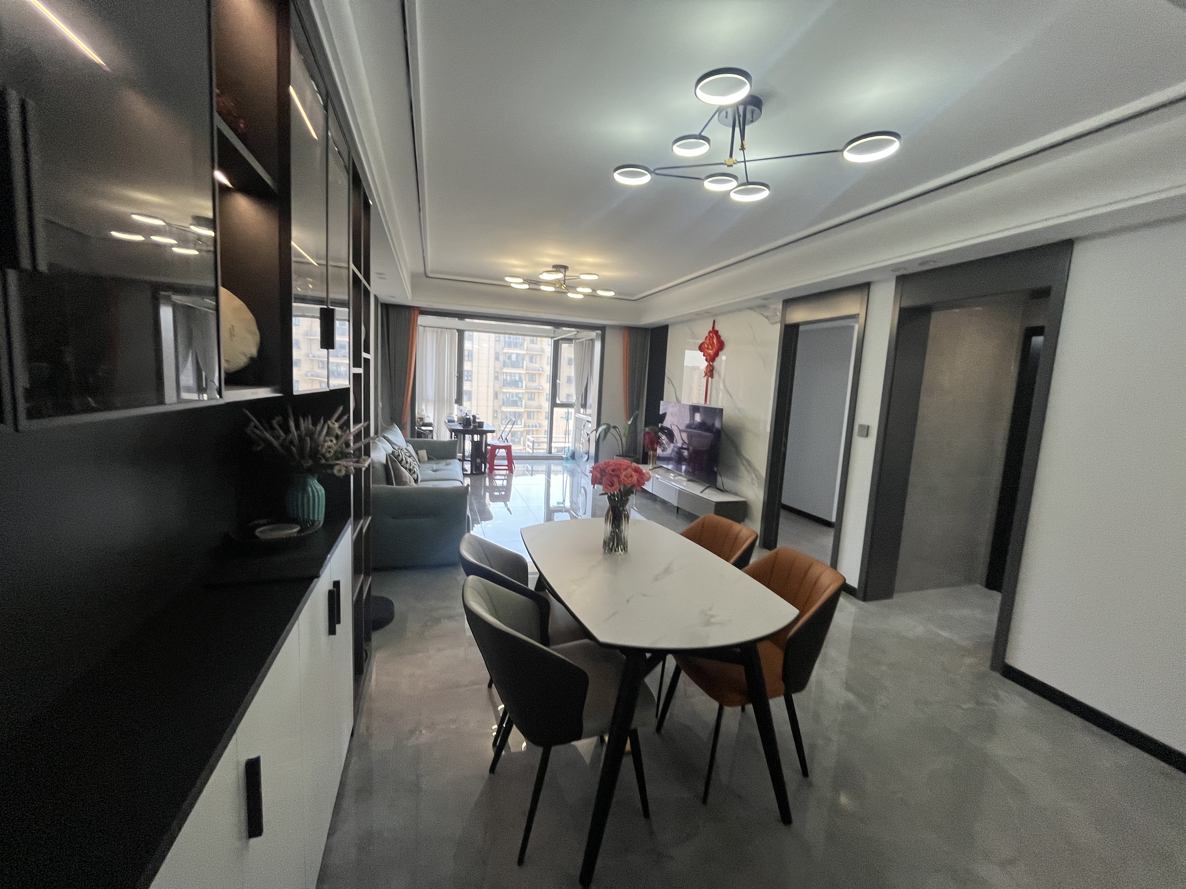 满庭春全新装修两房视野无遮挡房东基本未住