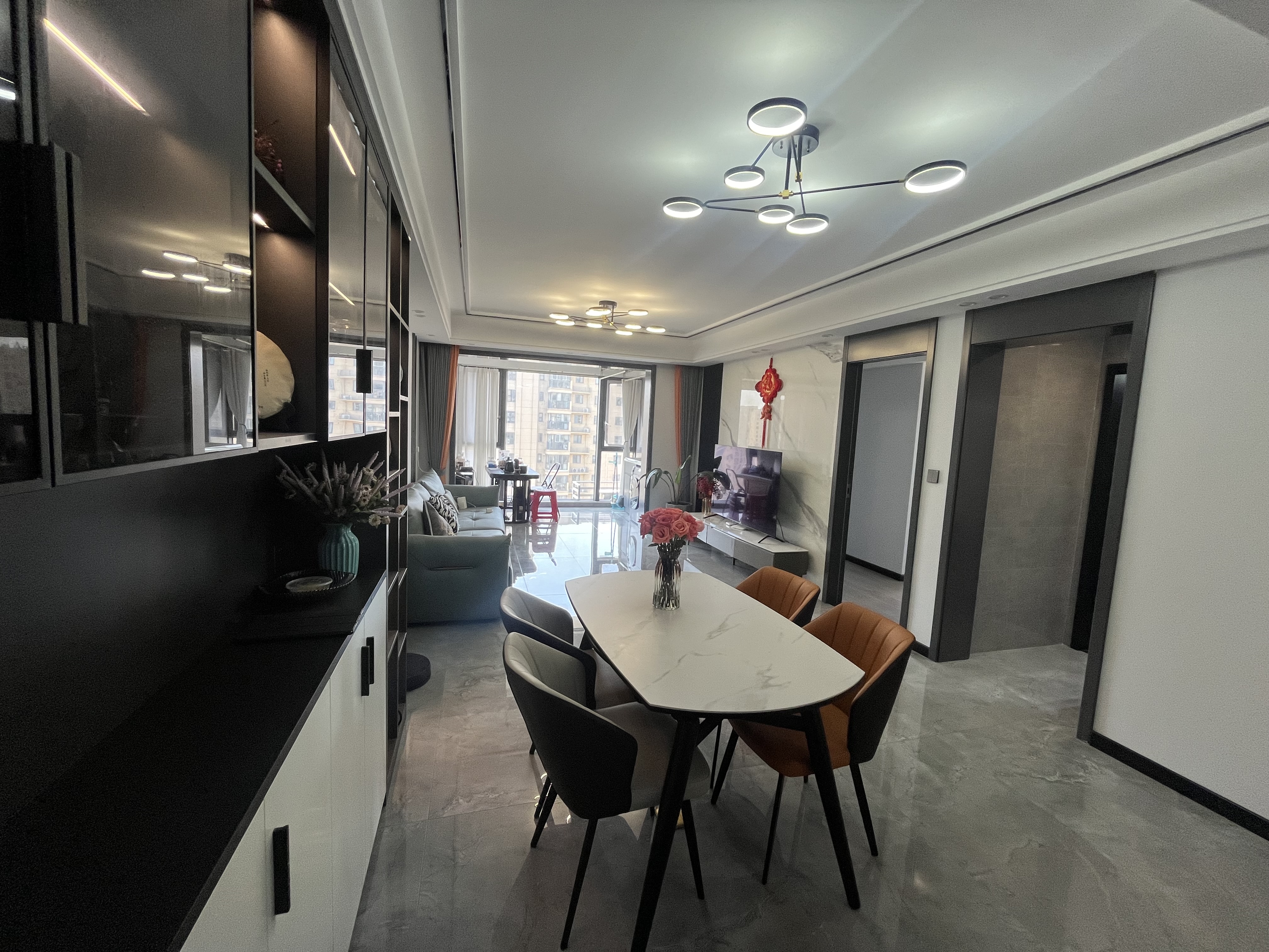 满庭春全新装修两房视野无遮挡房东基本未住