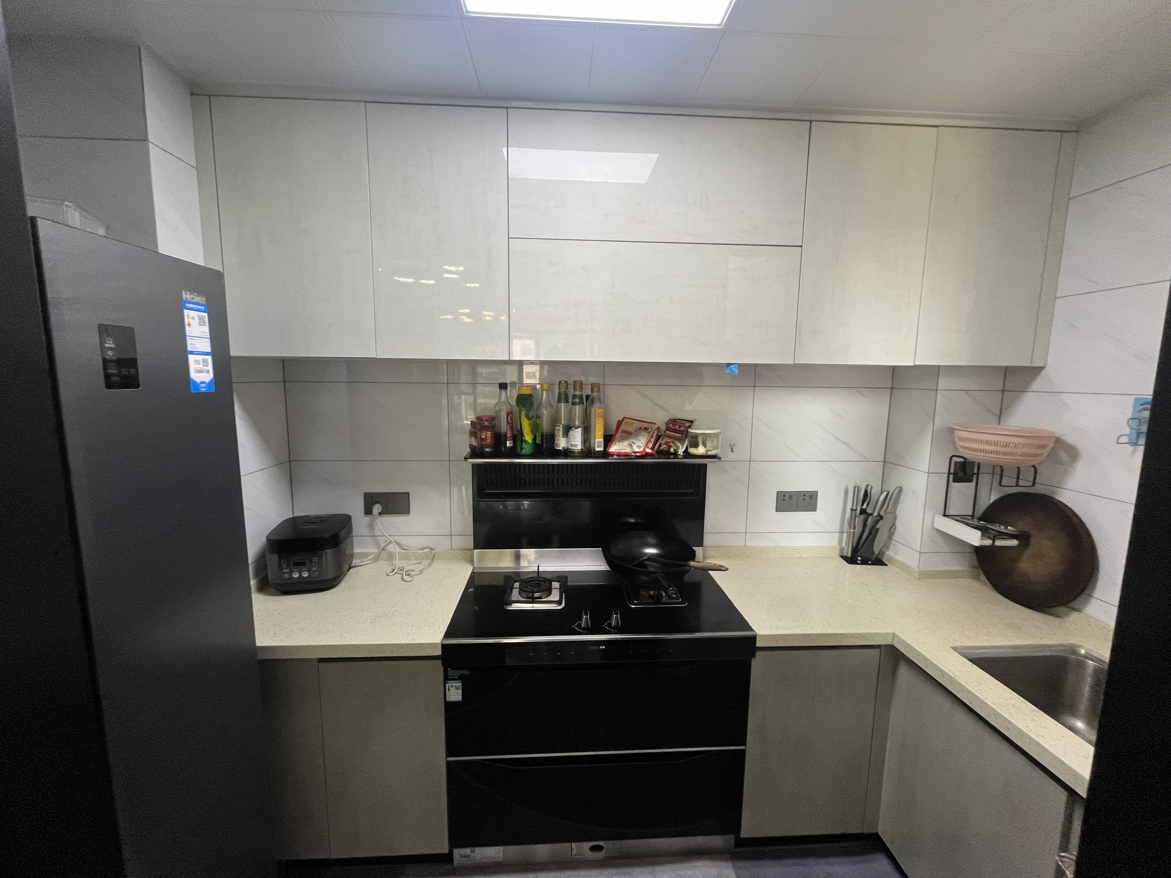 满庭春全新装修两房视野无遮挡房东基本未住