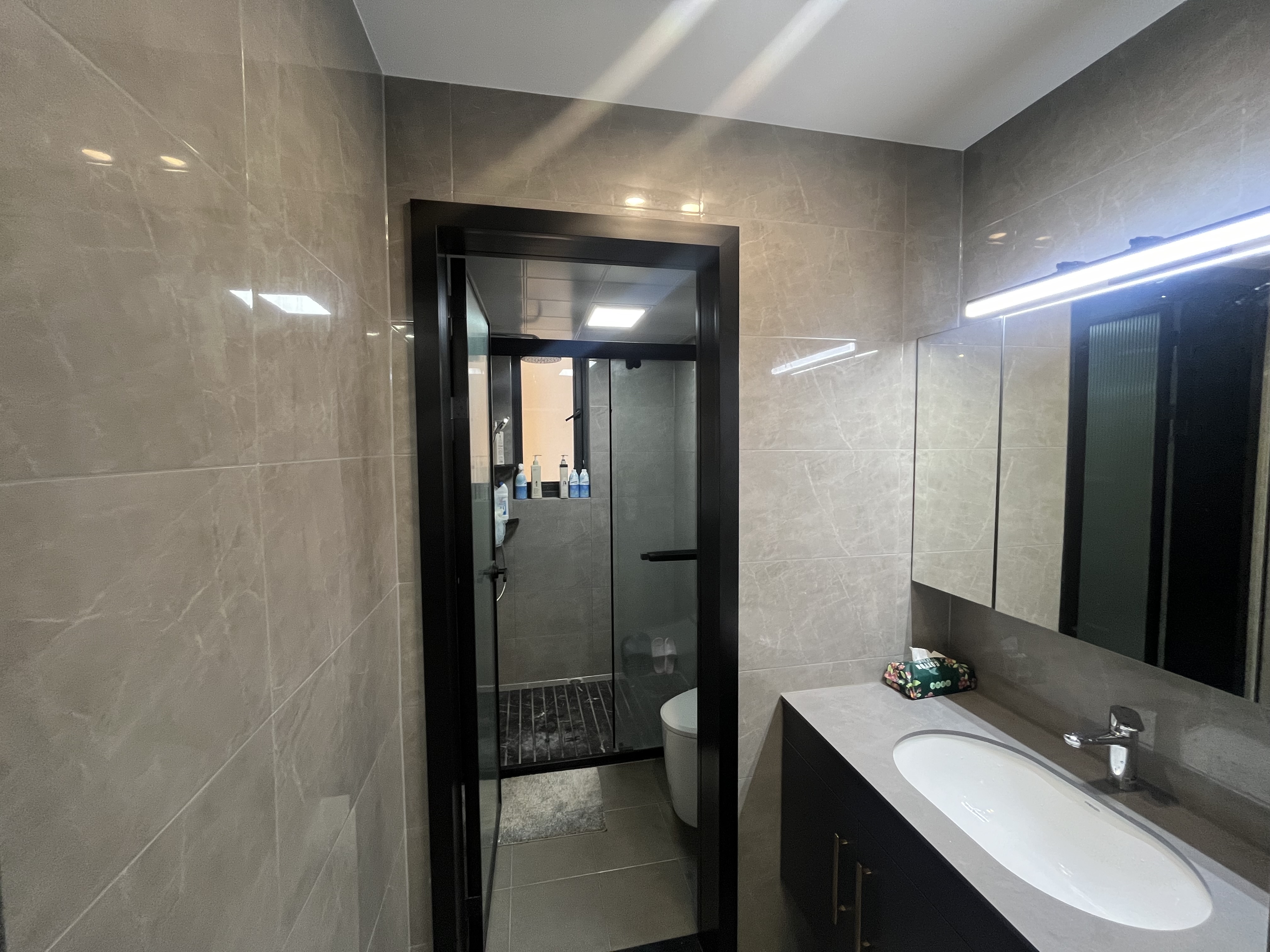 满庭春全新装修两房视野无遮挡房东基本未住