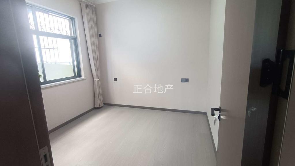 沙嘴菜场附近供销社宿舍步梯4楼