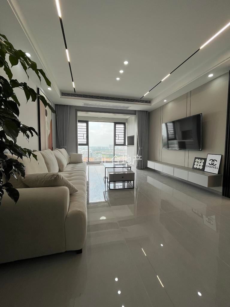 御湖世家精装三房全新装修一天未住