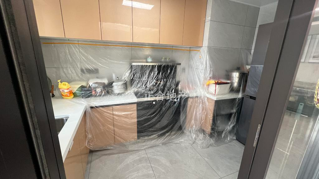 城南森林国际180平精装大平层，双阳台