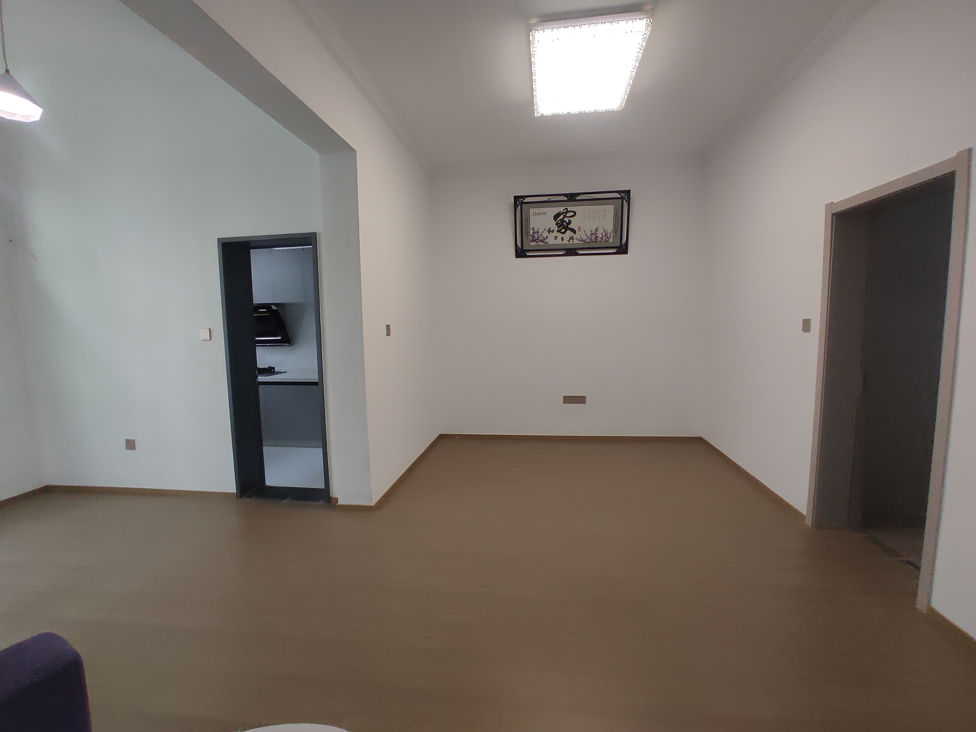 华宝小区.精装三房.小区有出场好停车.看房方便