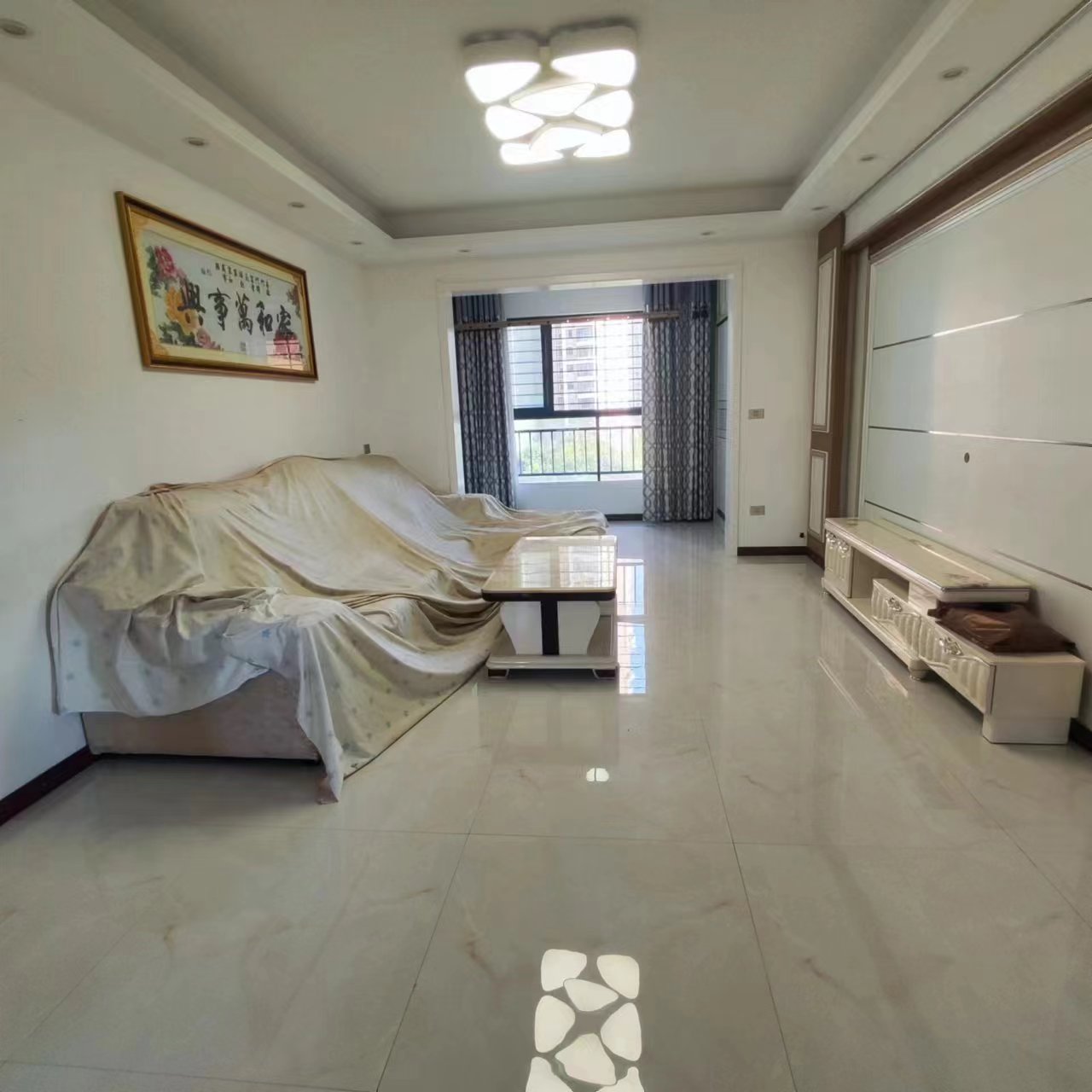 鸿昇现代城.精装四房.南北通透.看房方便