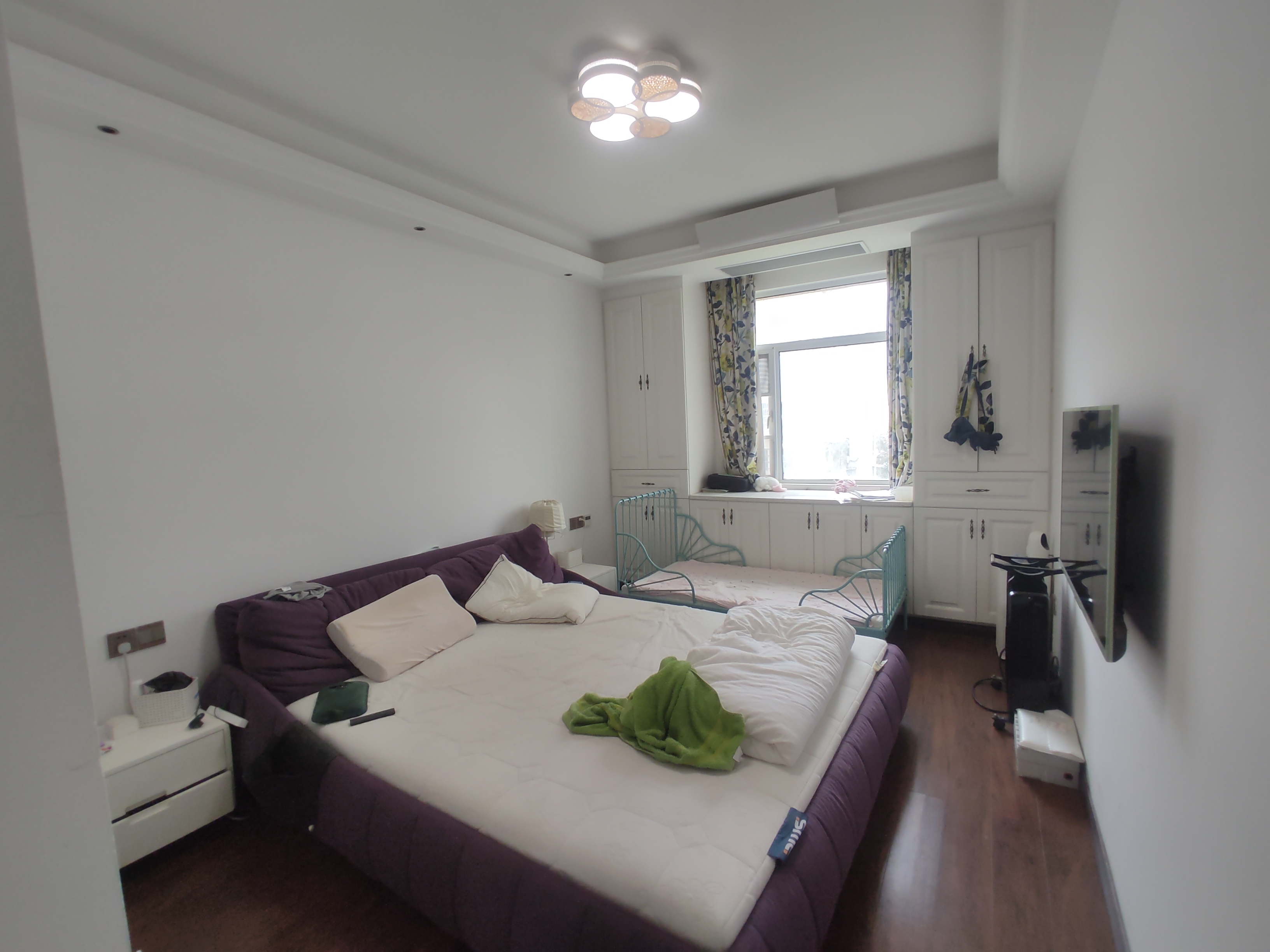 金龙湾.精装电梯小高层.证件满二.看房方便