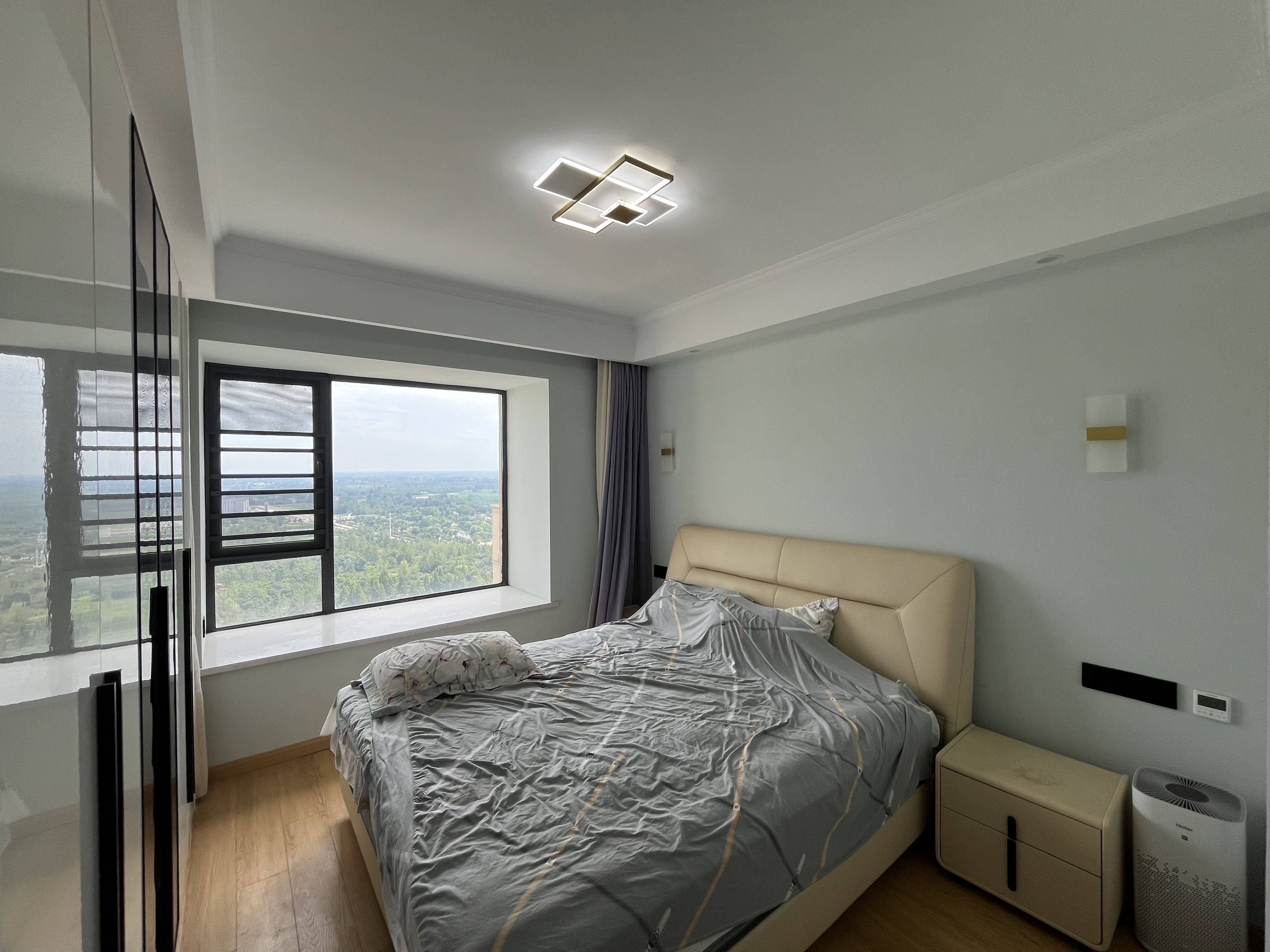 翡冷翠精装四房全屋中央空调好楼层看房方便