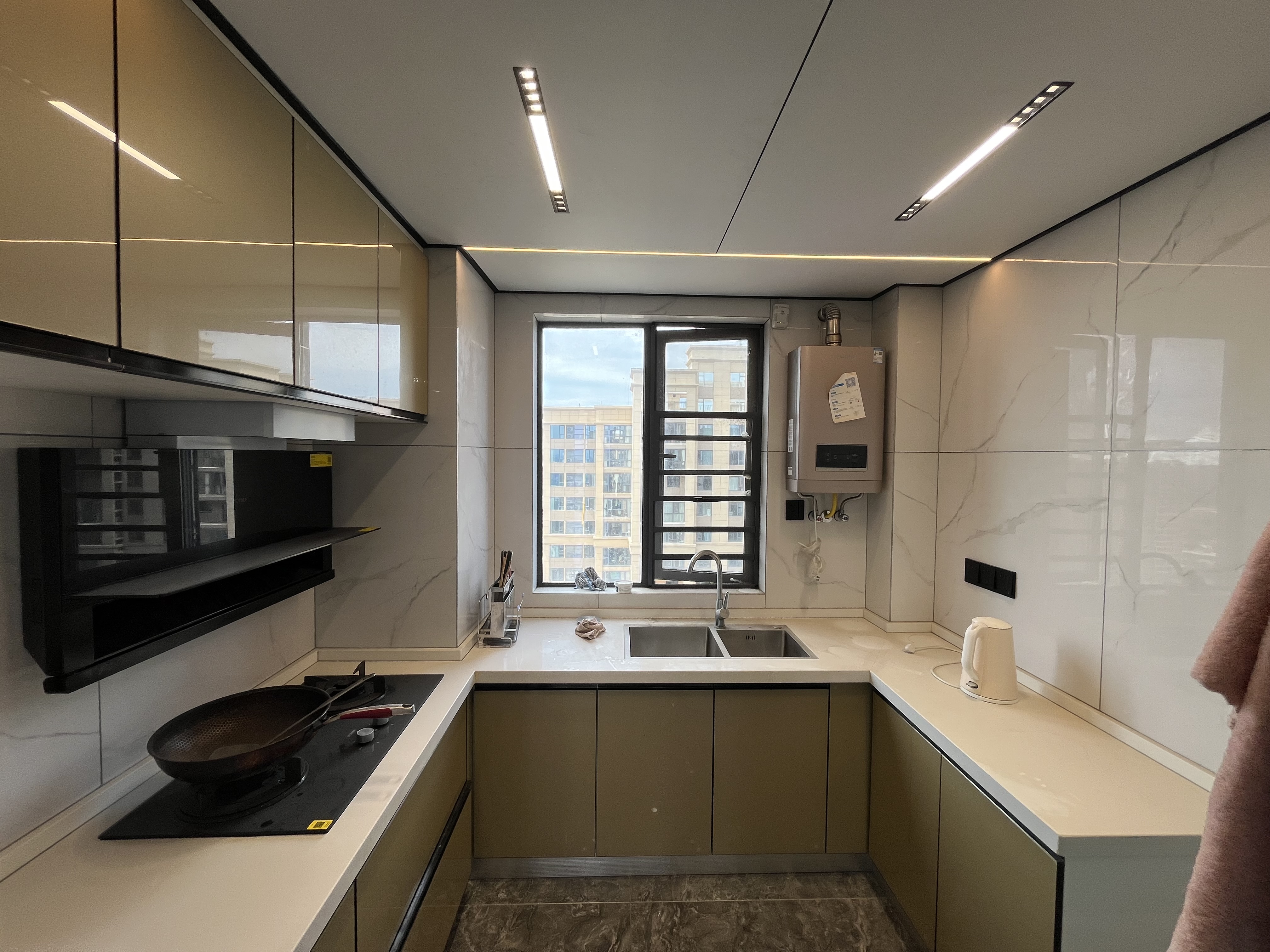 翡冷翠精装四房全屋中央空调好楼层看房方便