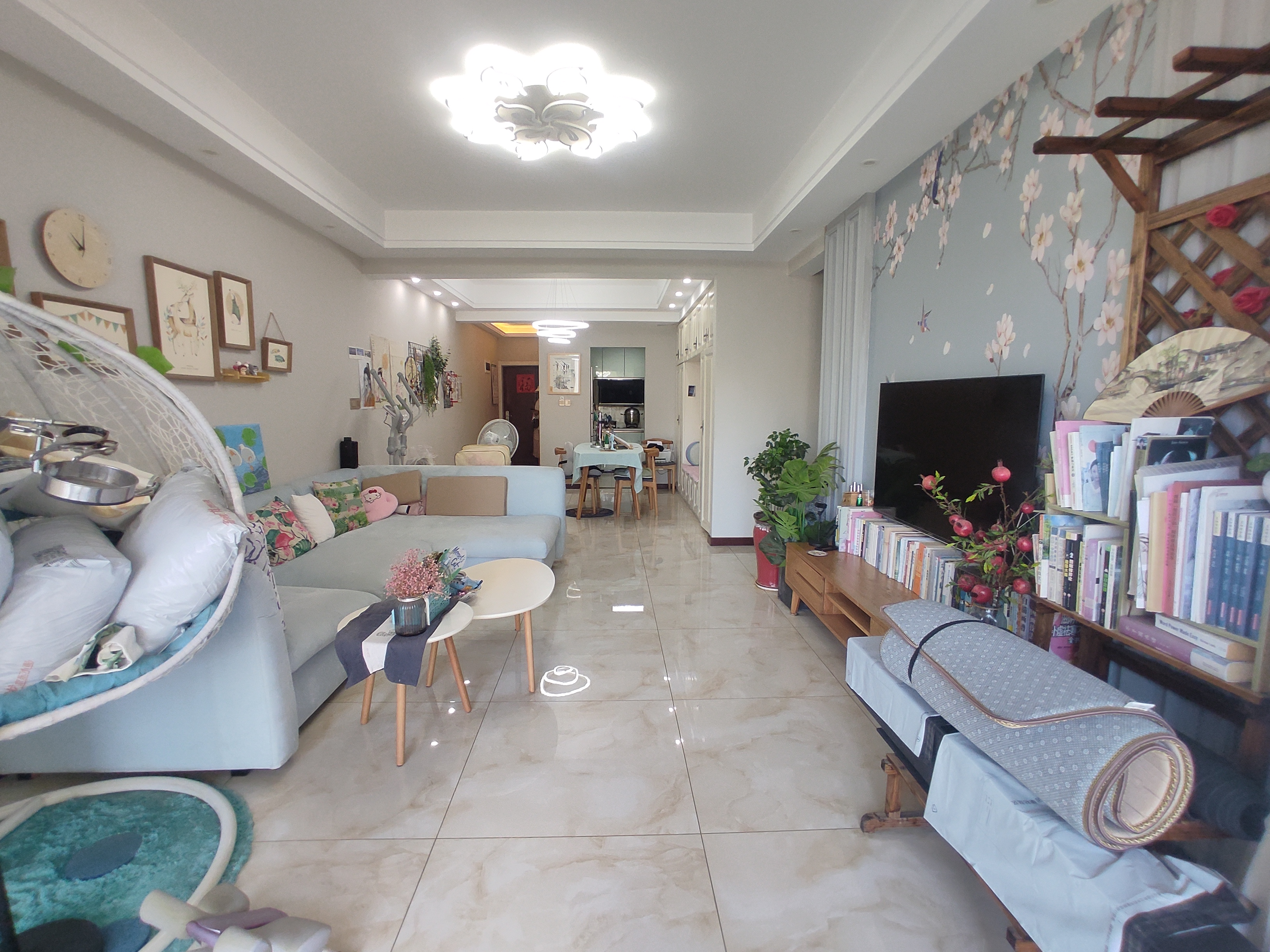 笆篓湾金居.精装三房.证件满二.全屋中央空调.全屋定制.看房方便