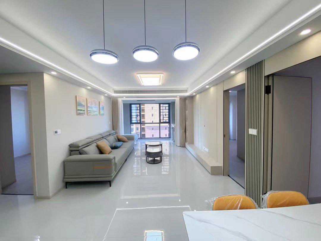 满庭春3室2厅2卫全新精装修 优价出售！