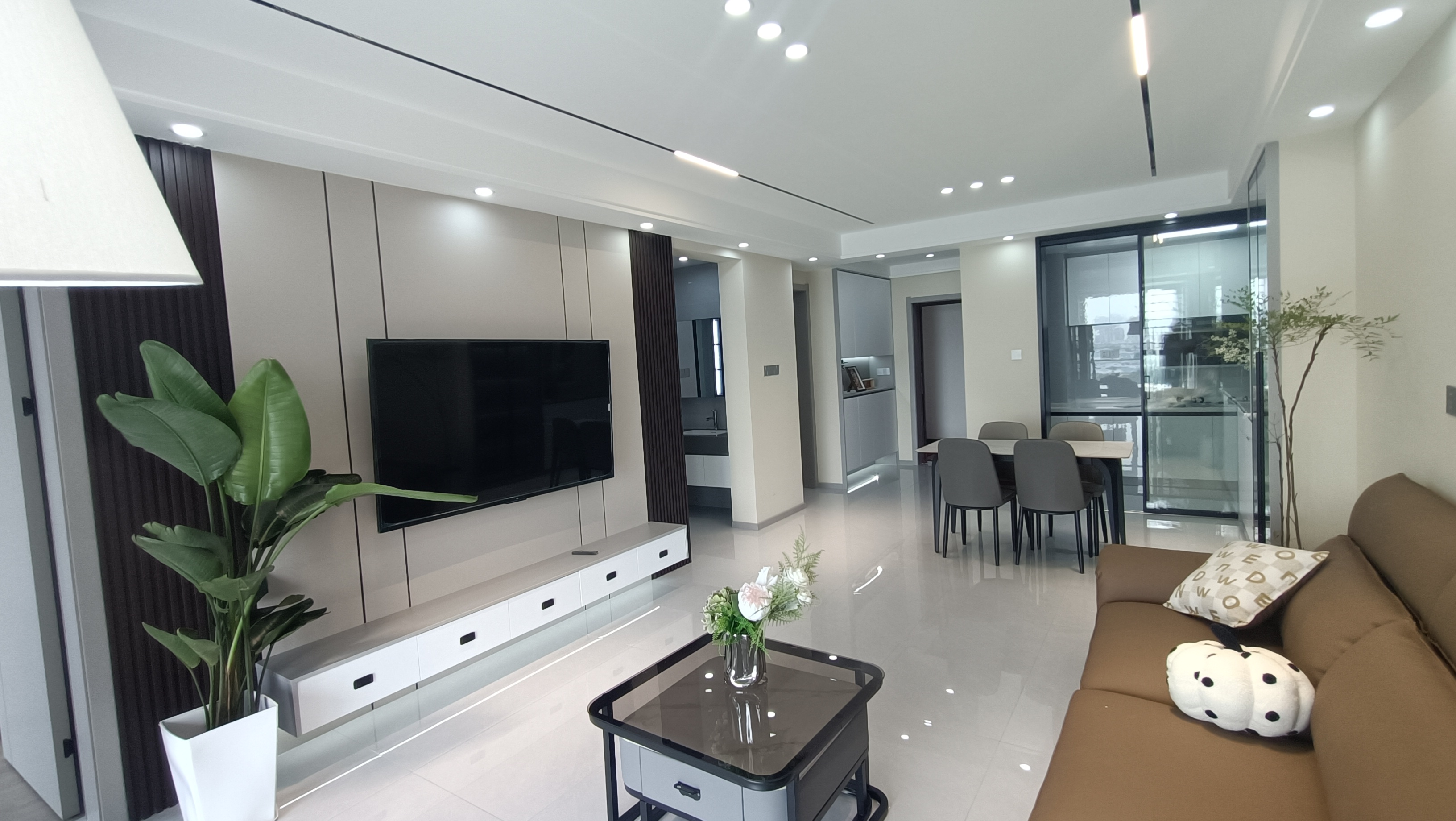 仙桃满庭春3室2厅1卫，全新精装修优价出售！机会难得！