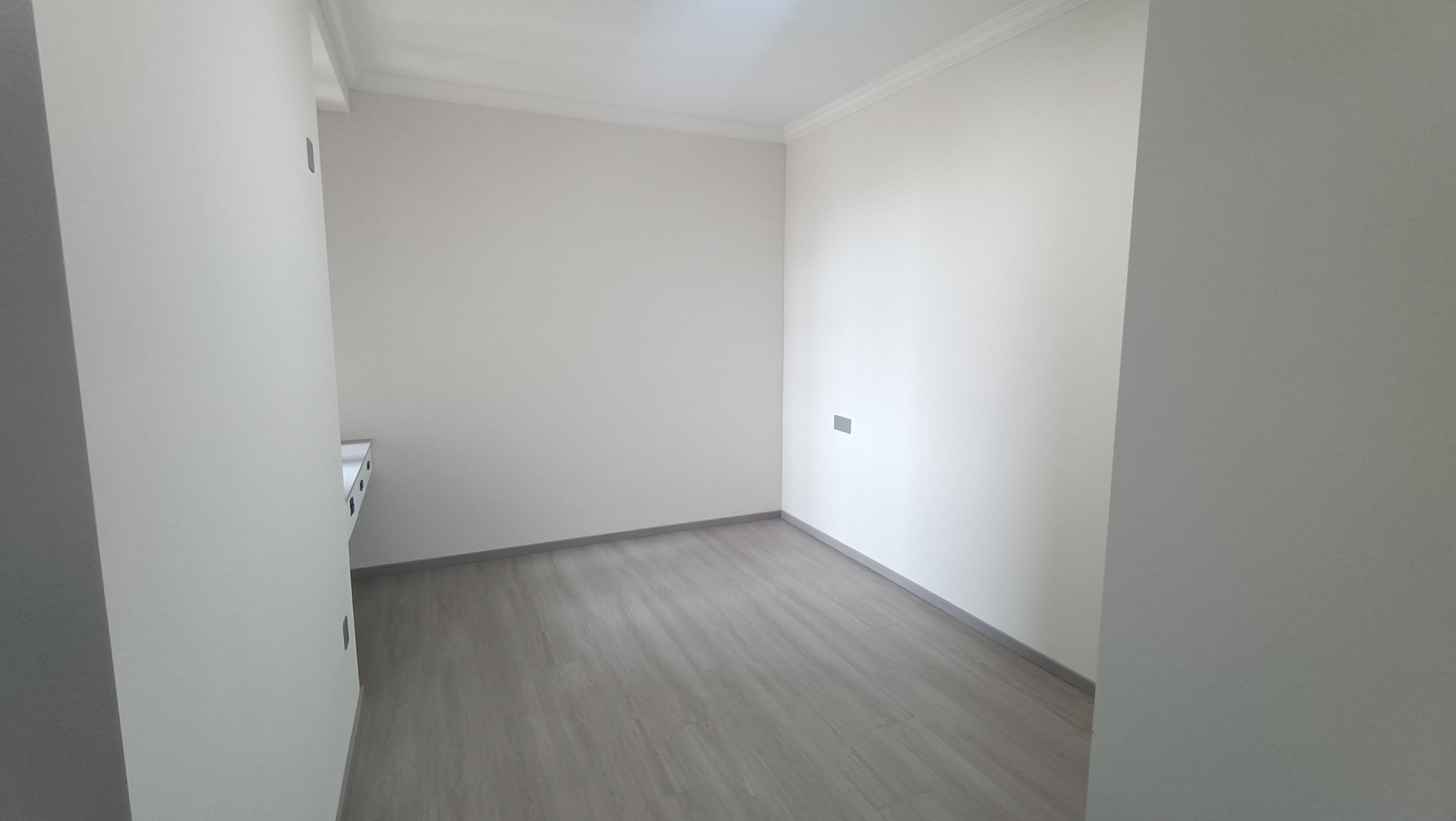 仙桃满庭春3室2厅1卫，全新精装修优价出售！机会难得！