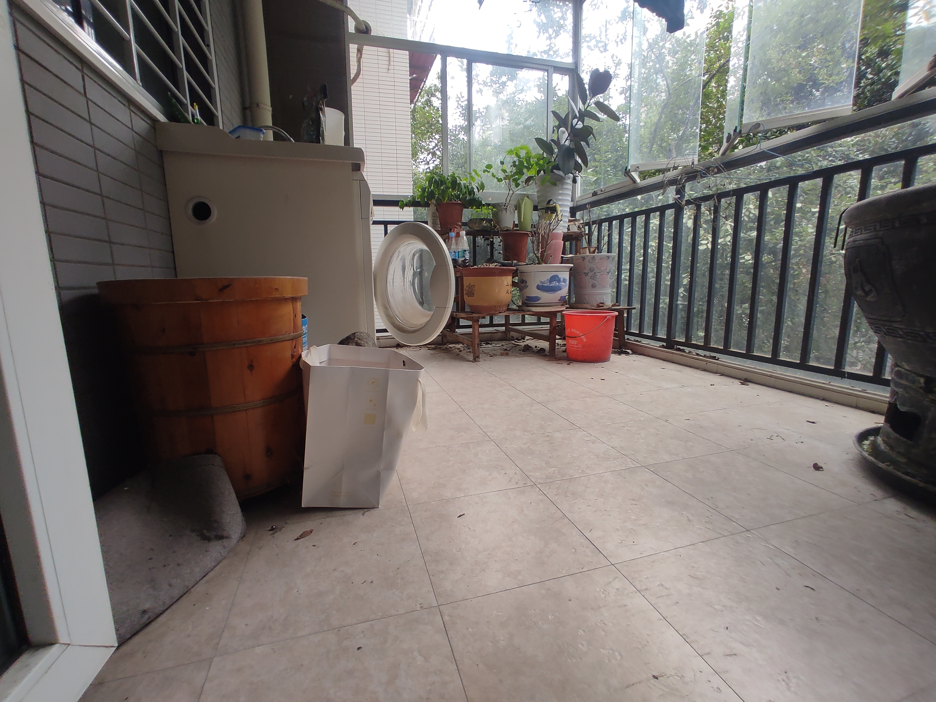 世纪雅园.精装四房.步梯二楼.证件满二.看房方便