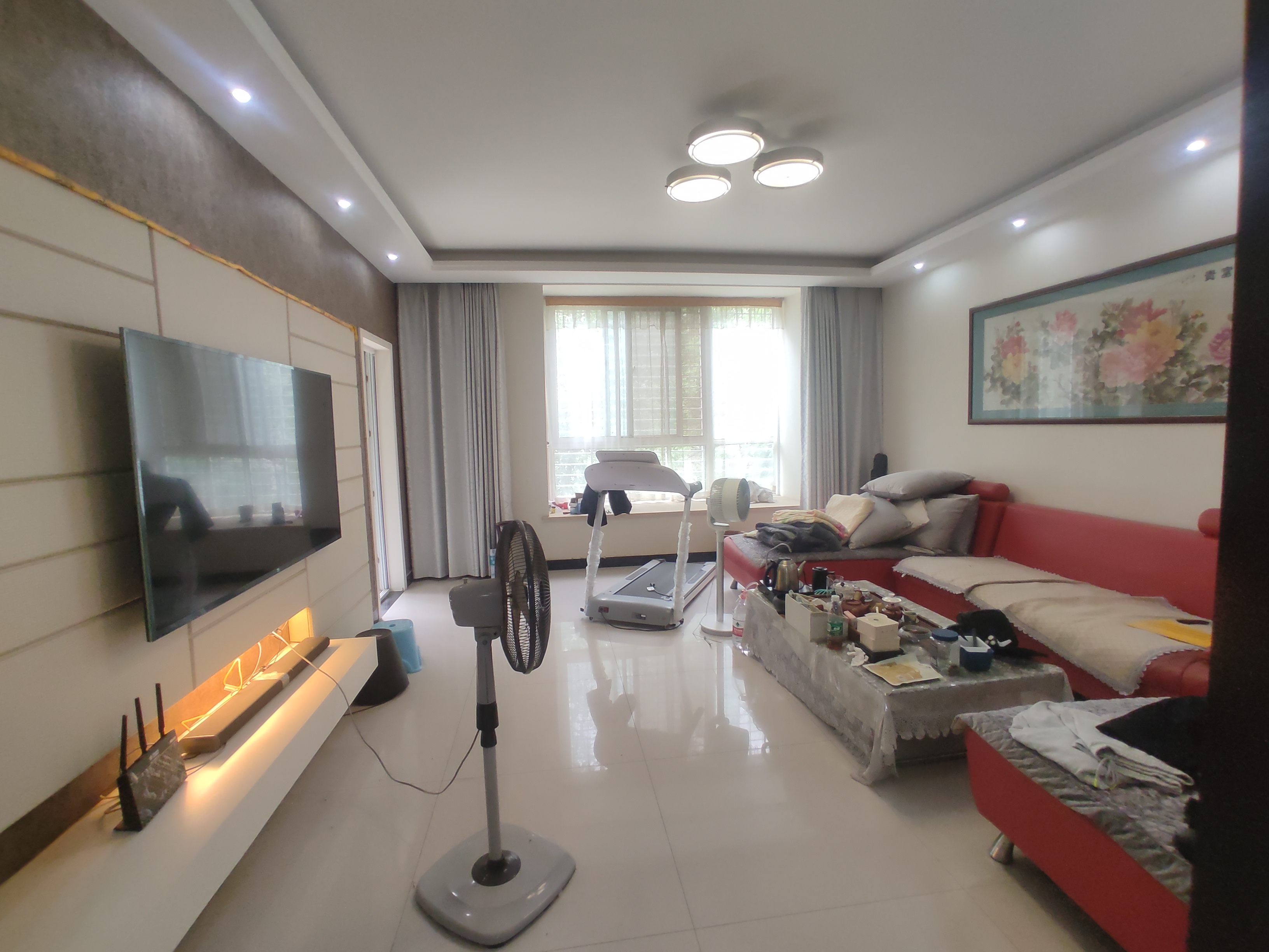 世纪雅园.精装四房.步梯二楼.证件满二.看房方便