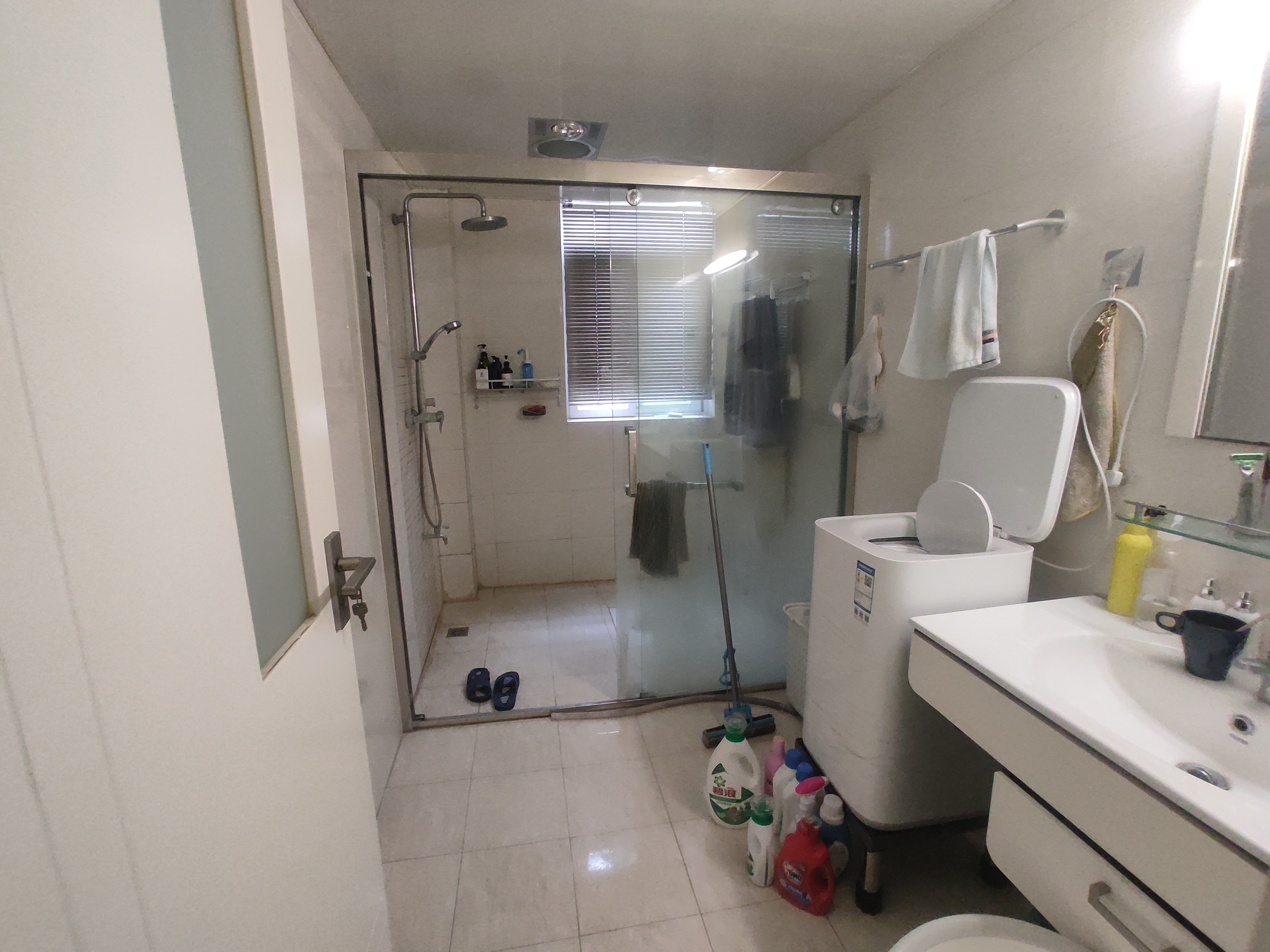 世纪雅园.精装四房.步梯二楼.证件满二.看房方便