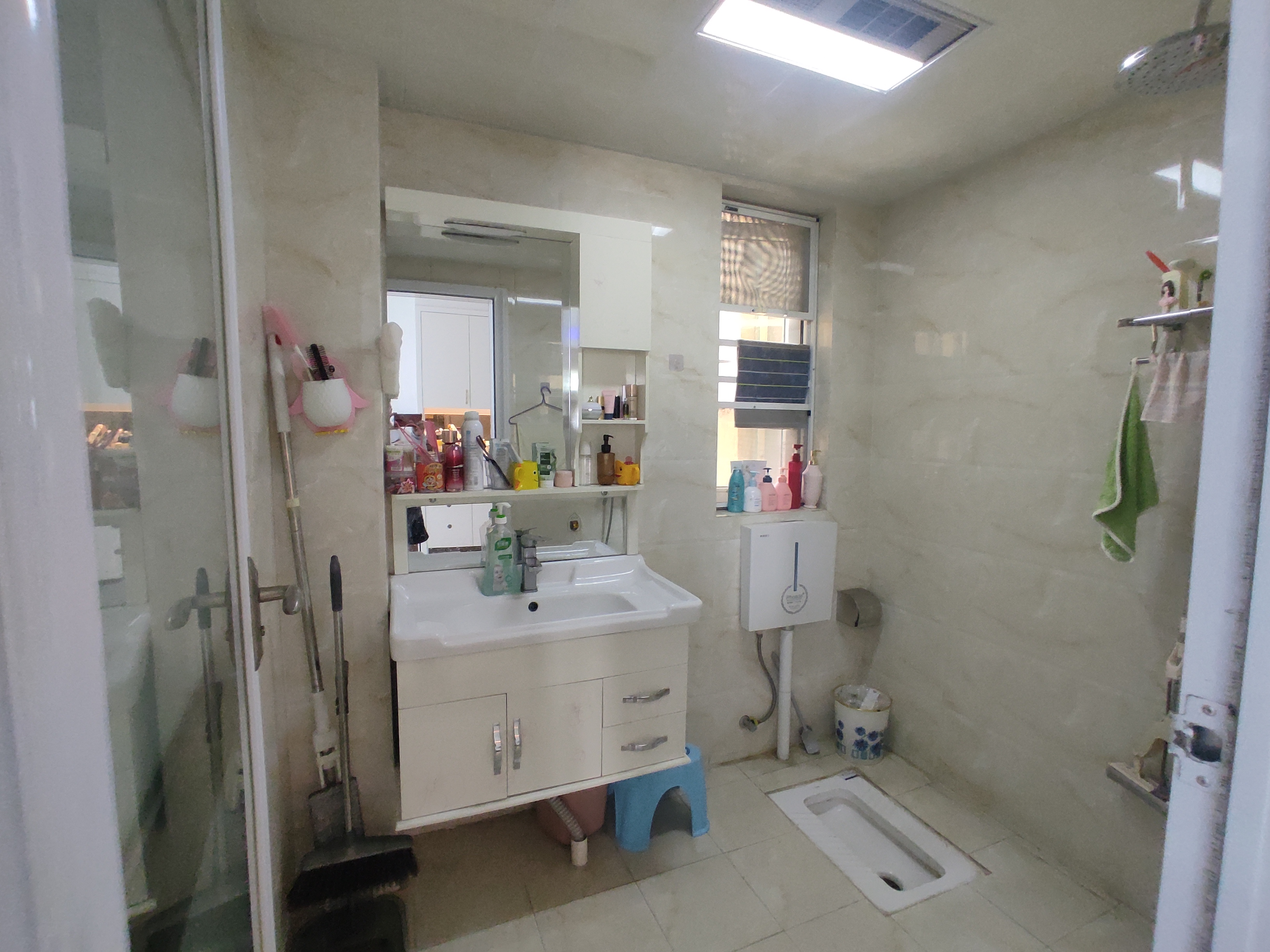 公园世家.精装三房边户.房子成色新.电梯好楼层.证件满二.看房约