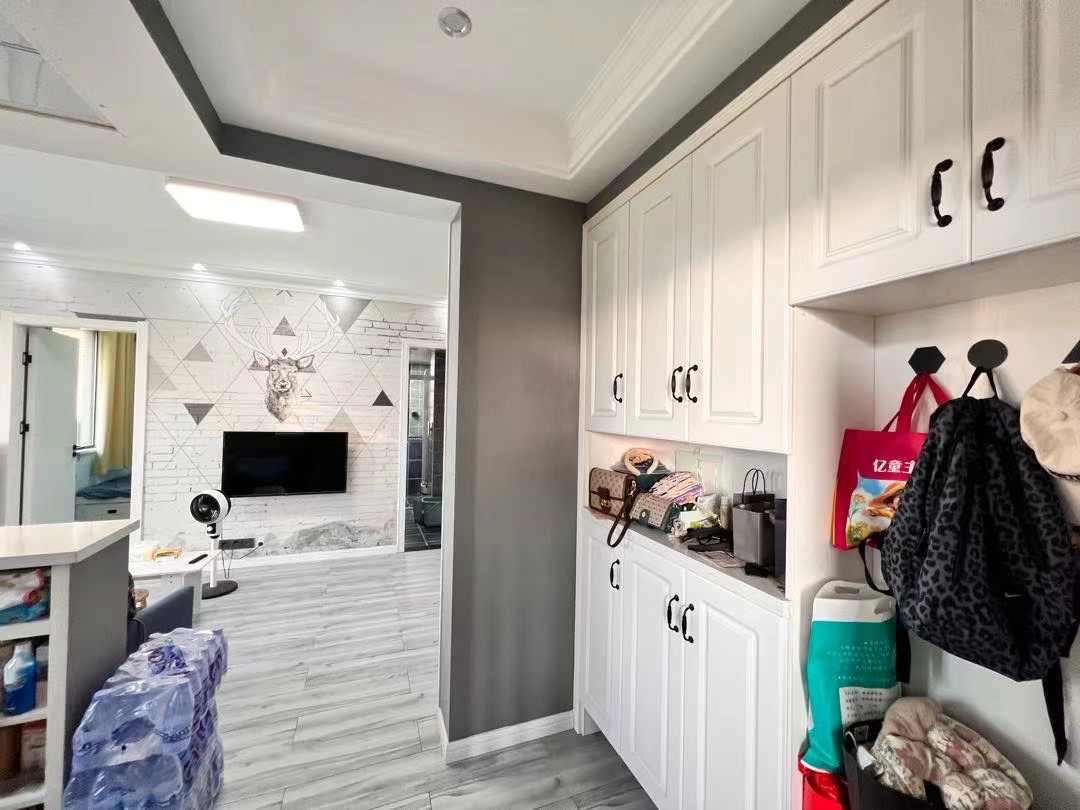 荣怀极第世家.精装两房.证件满二.看房方便