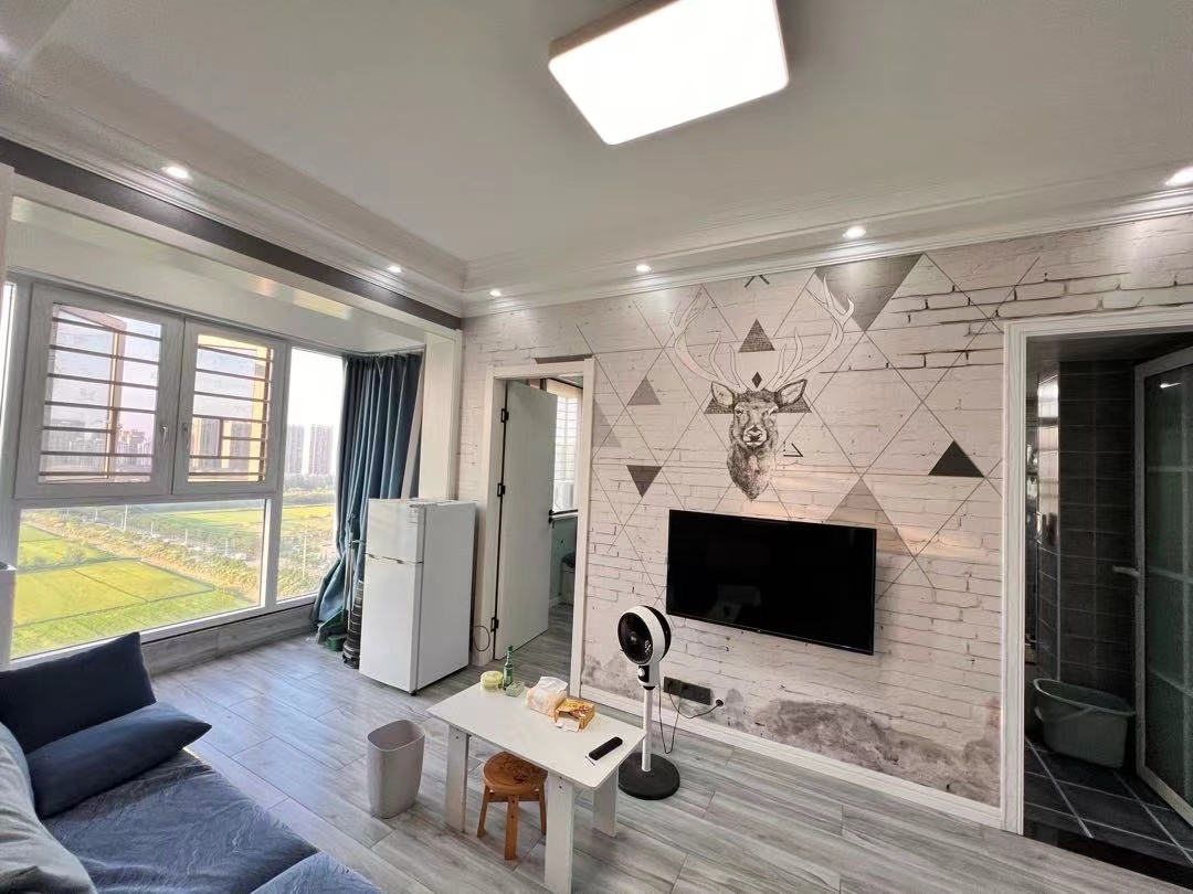 荣怀极第世家.精装两房.证件满二.看房方便