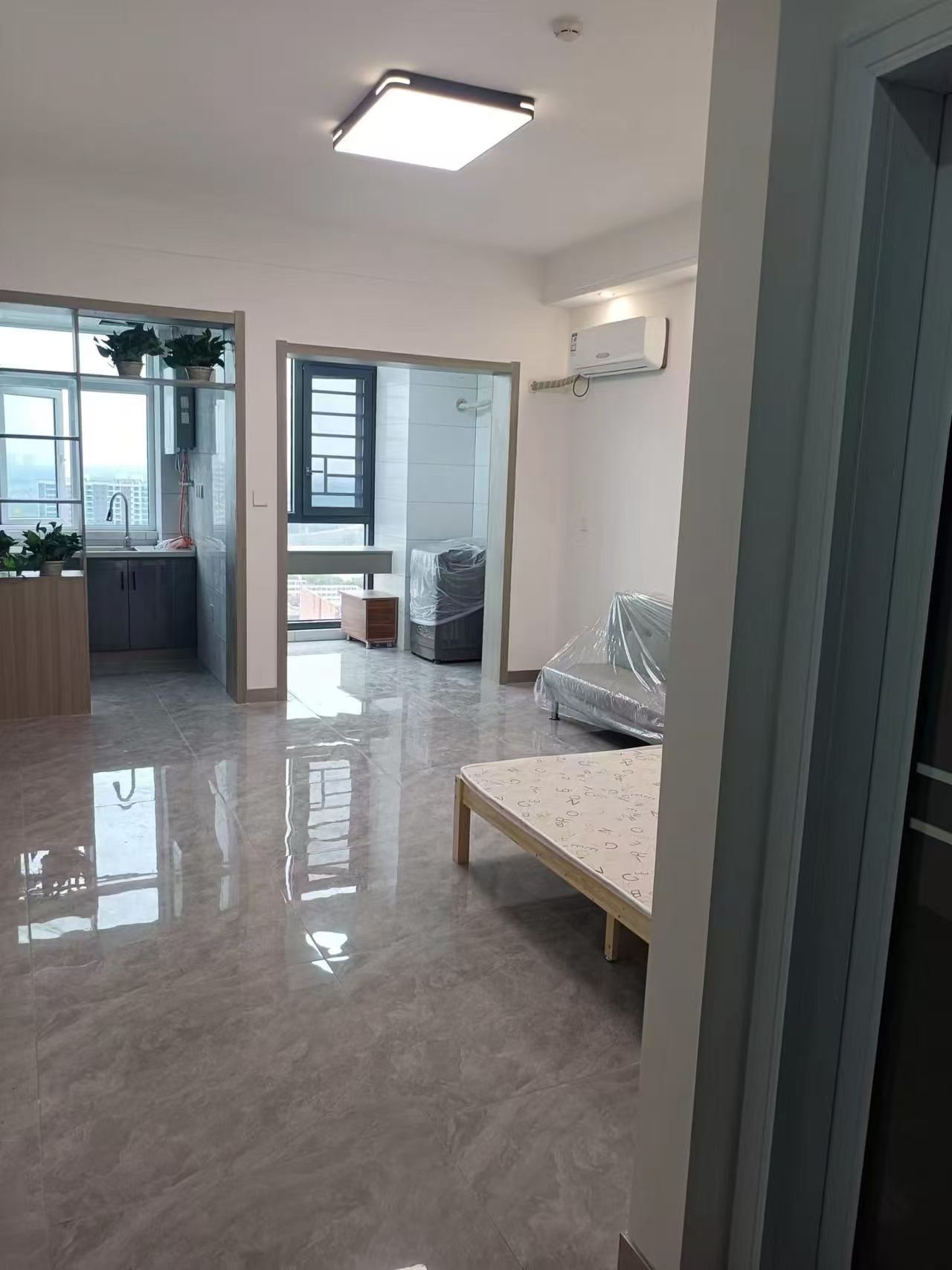 COCO天街.精装一室一厅出租.钥匙看房