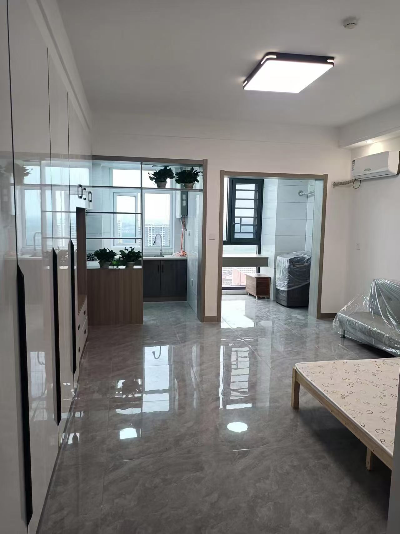 COCO天街.精装一室一厅出租.钥匙看房