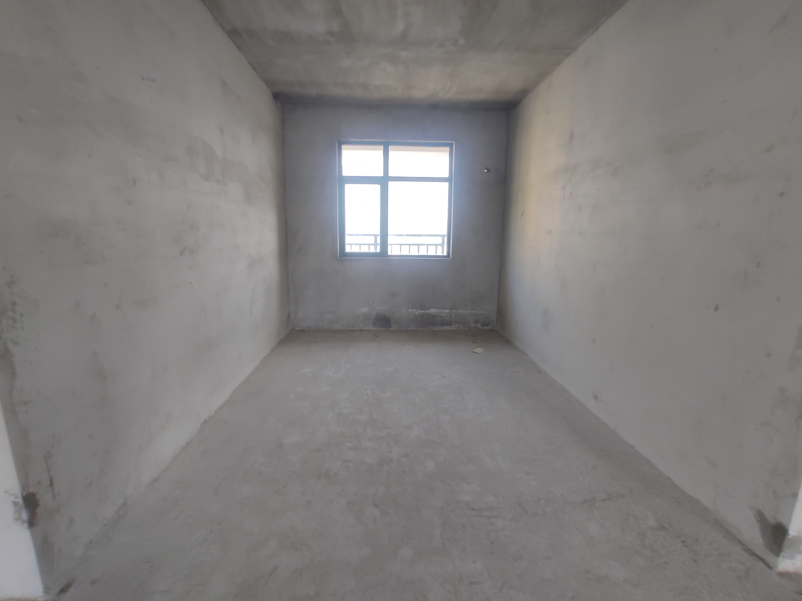 新城一号.毛坯三房.边户.看房方便