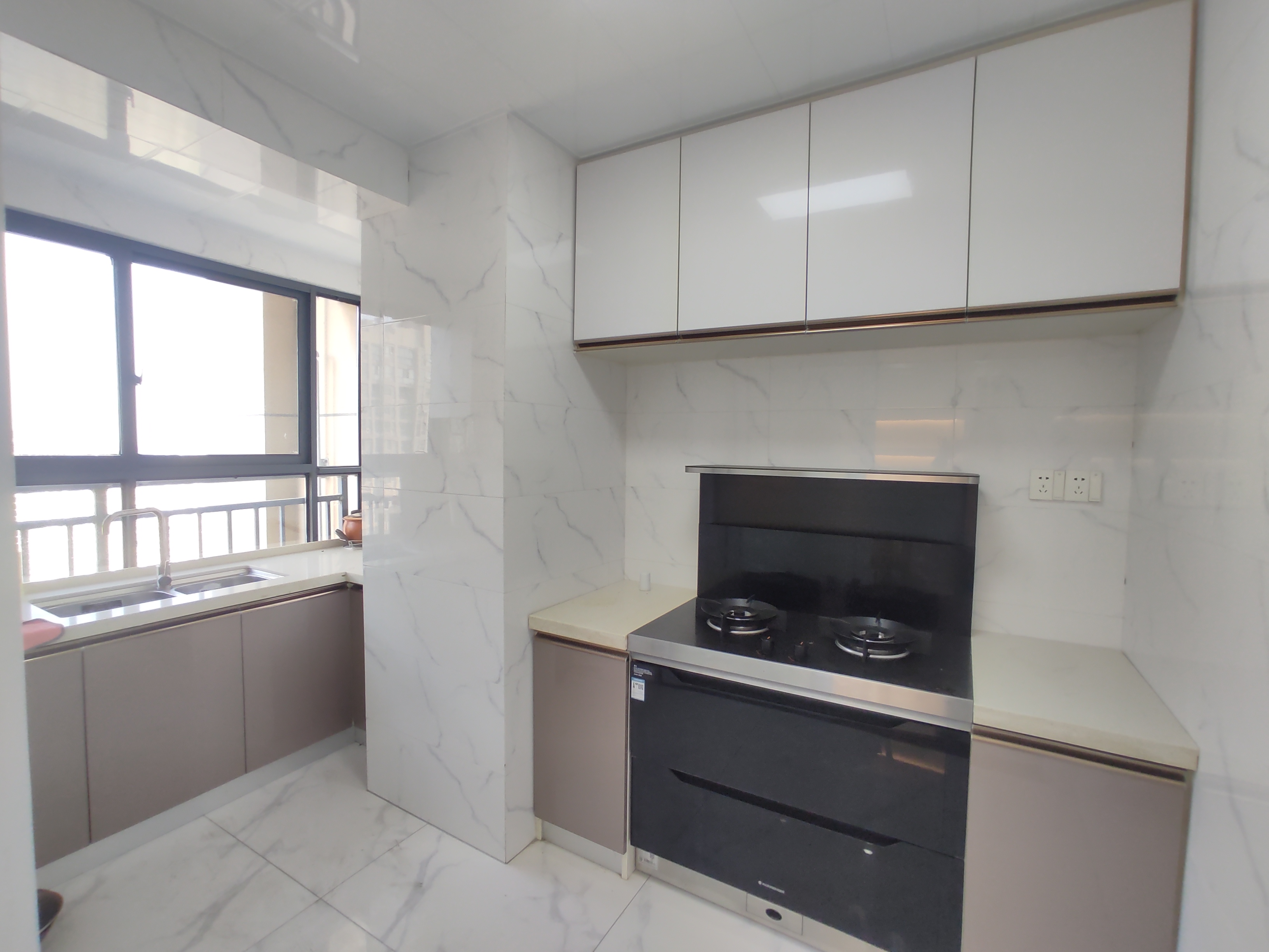 元泰未来城.精装婚房.南北通透.证件满二.看房方便