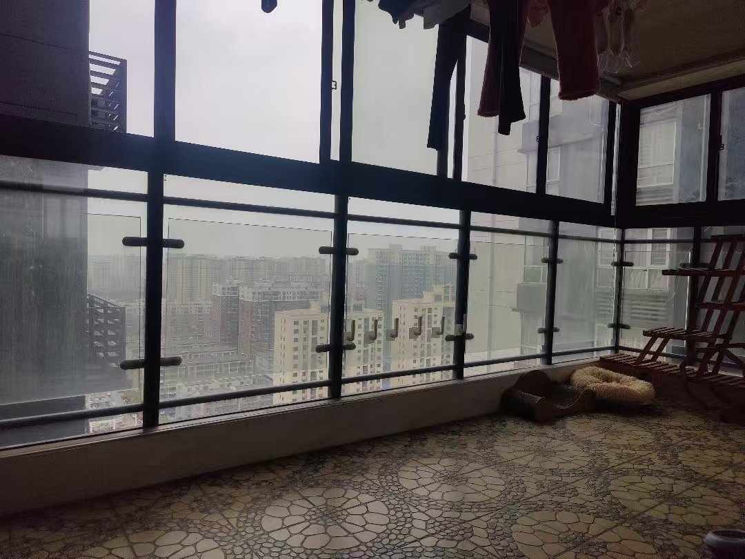 福星城.精装三房.看房方便.证件满二