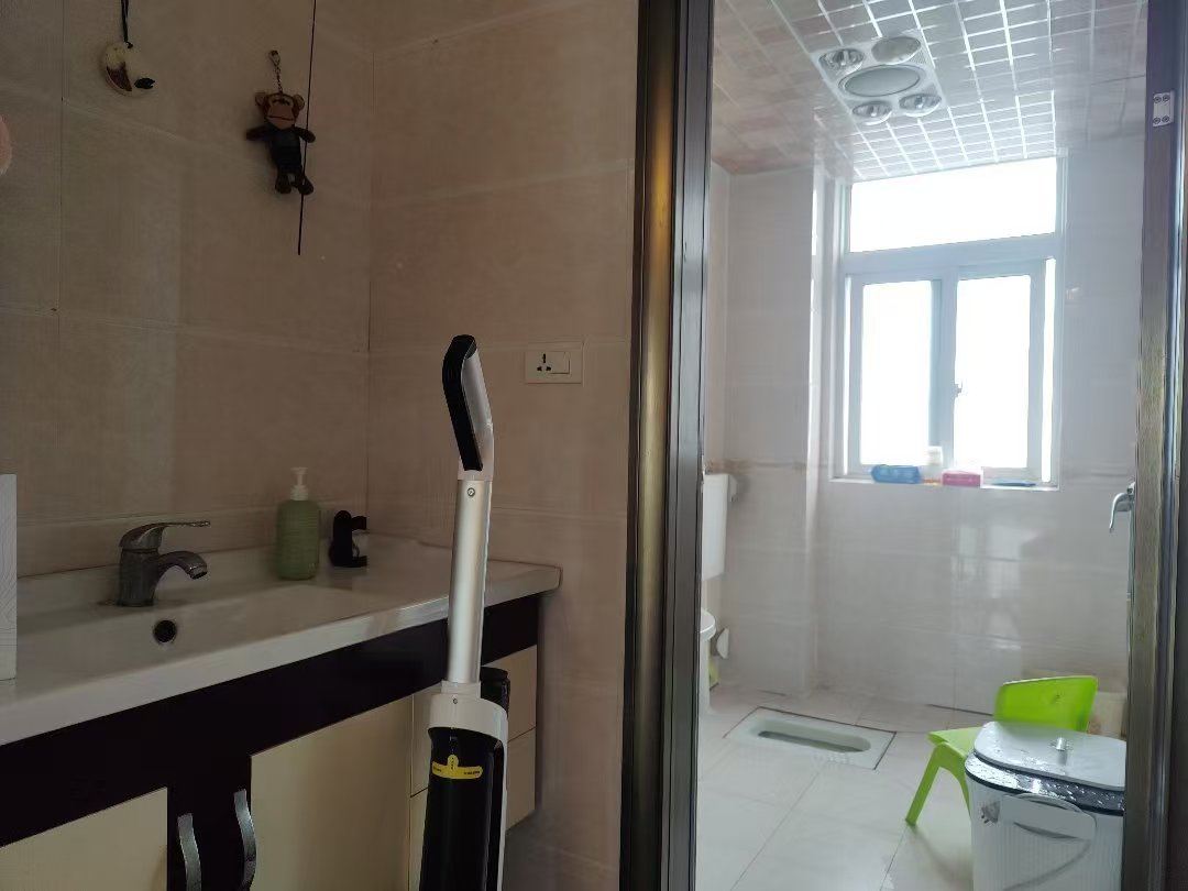 福星城.精装三房.看房方便.证件满二