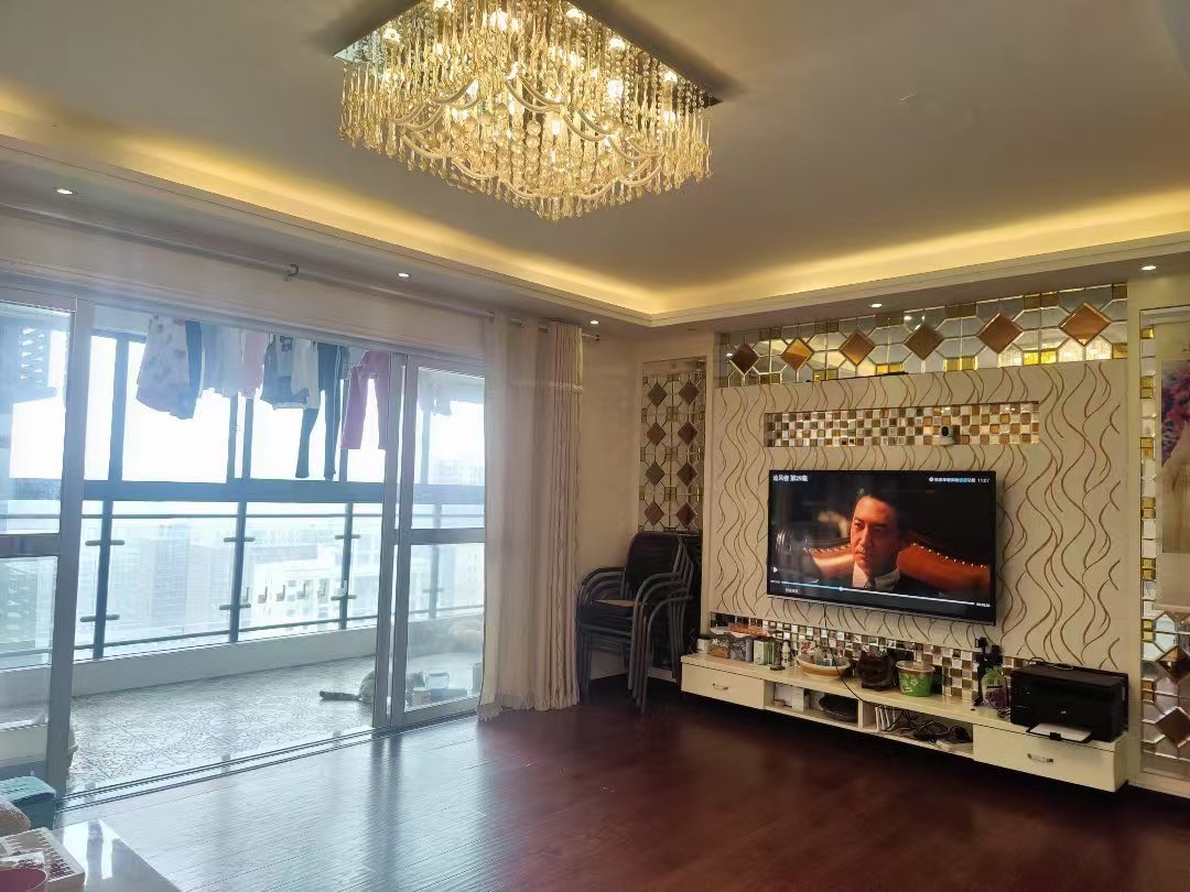 福星城.精装三房.看房方便.证件满二