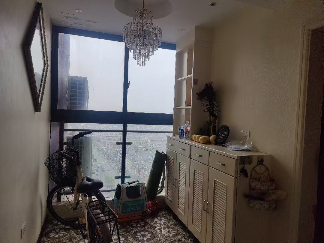 福星城.精装三房.看房方便.证件满二