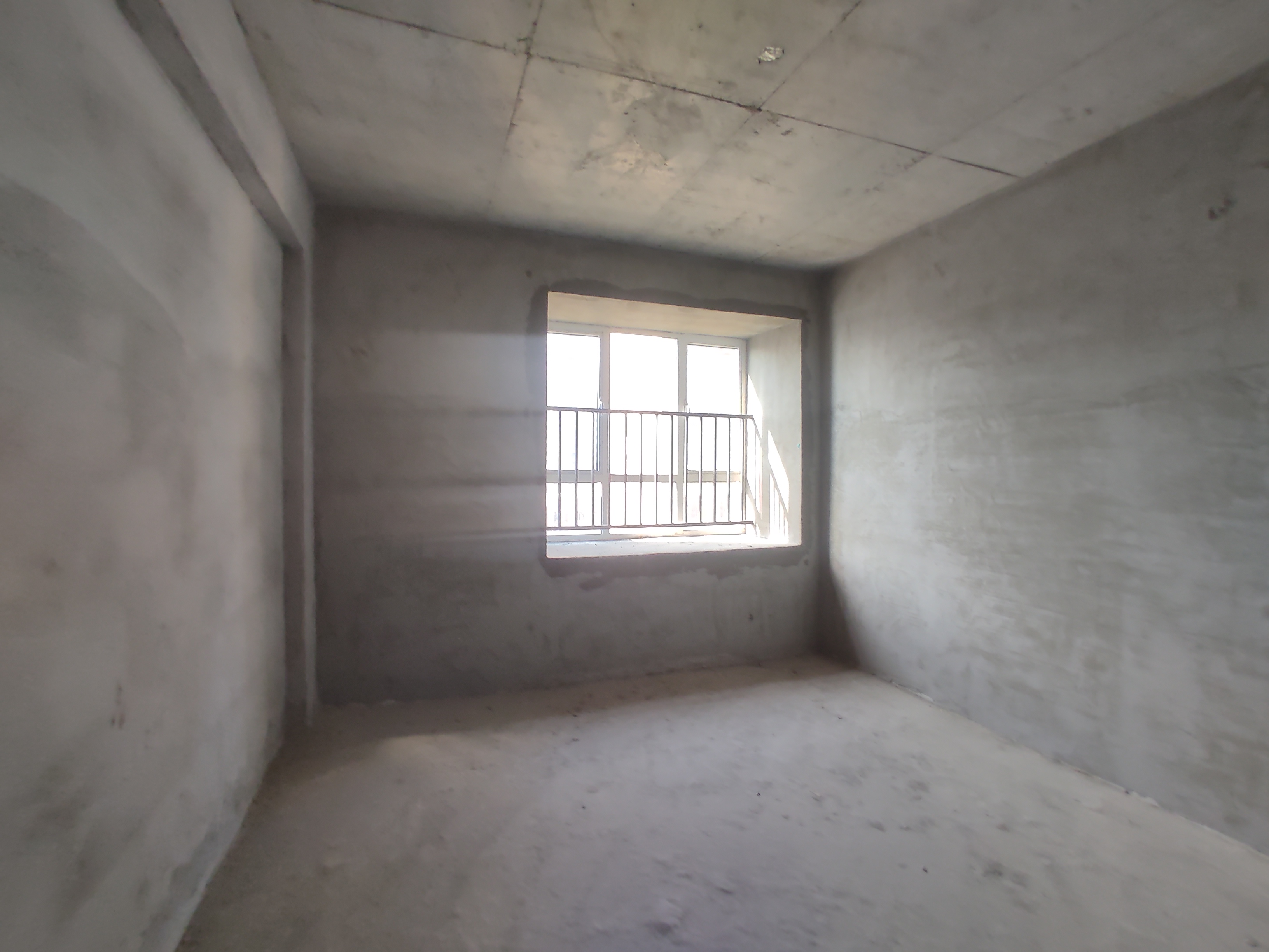 时代天骄.毛坯三房两卫.单价3100一平.看房方便