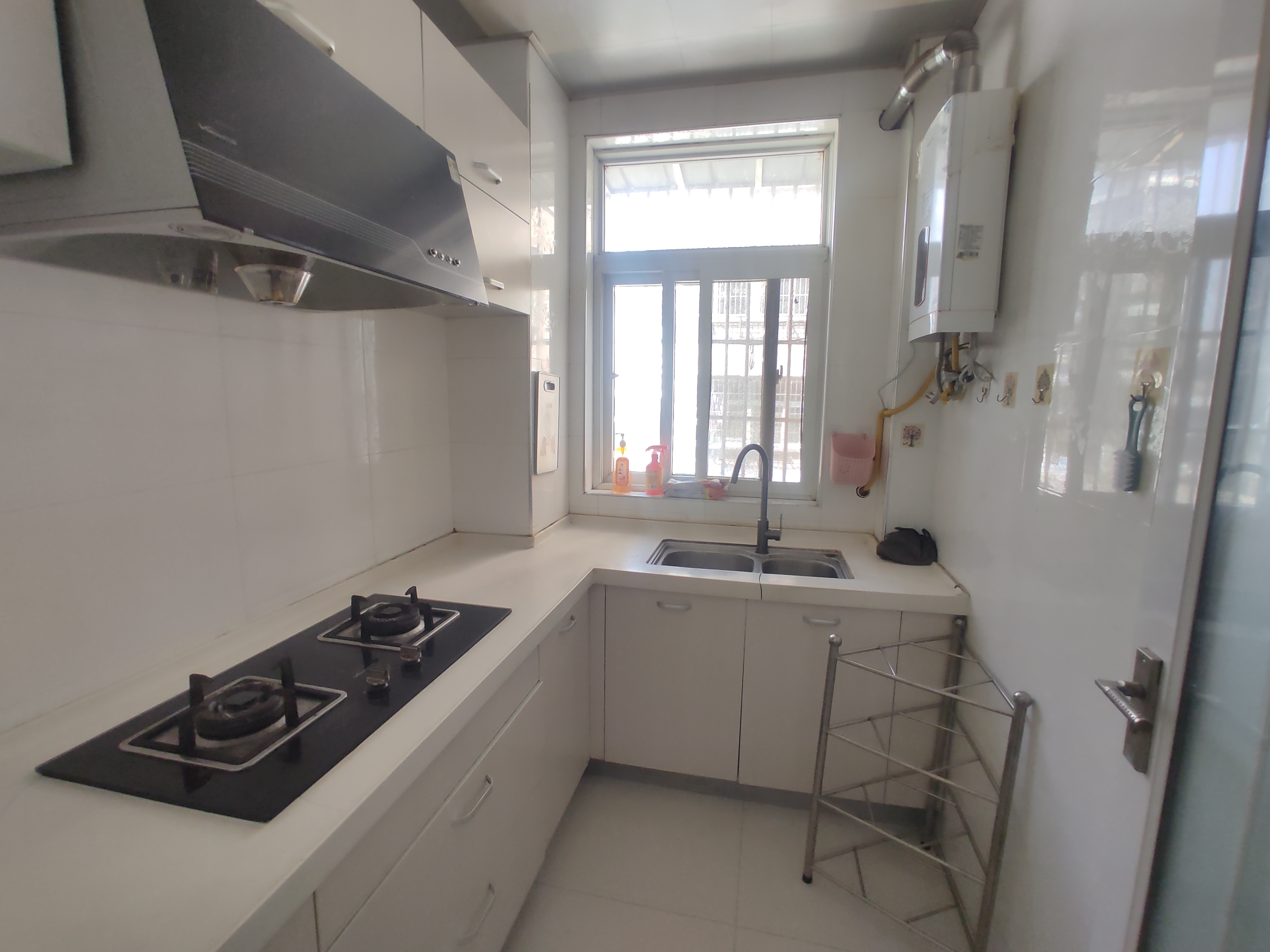 绿洲花苑.精装大两房.证件满二.南北通透.看房方便