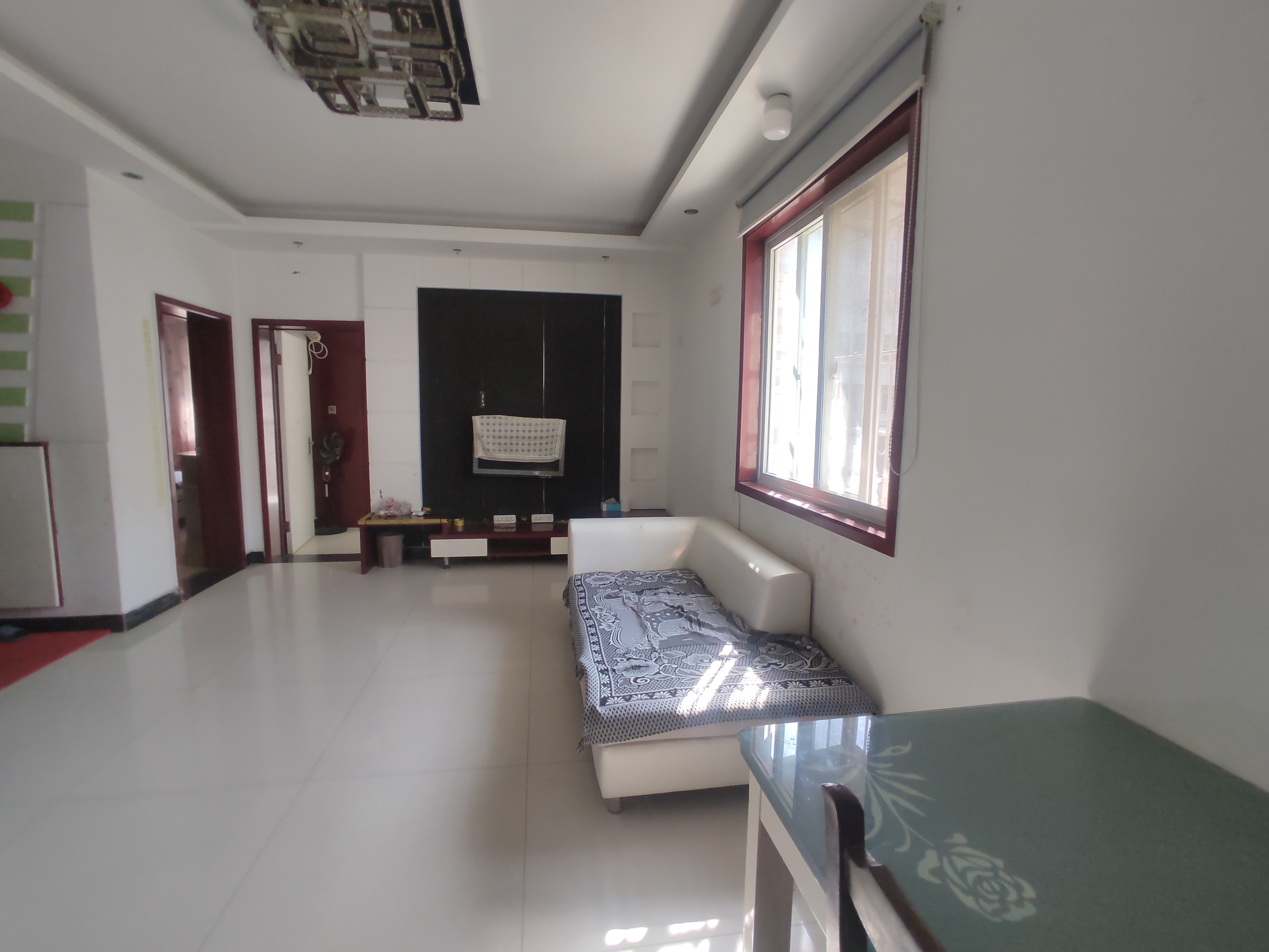 绿洲花苑.精装大两房.证件满二.南北通透.看房方便